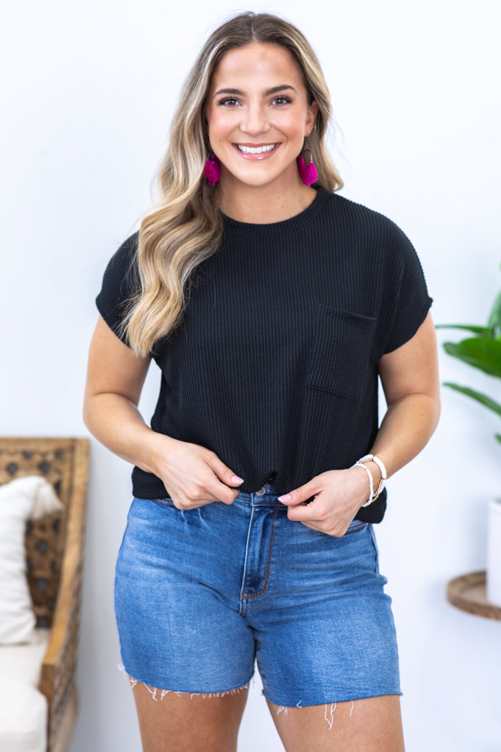 Black Solid Ribbed Top With Pocket