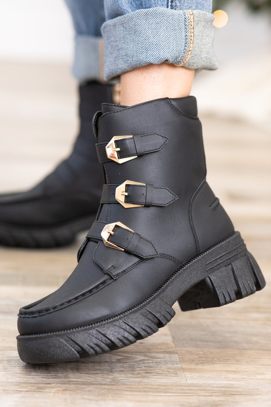Black Boots With Buckle Detail