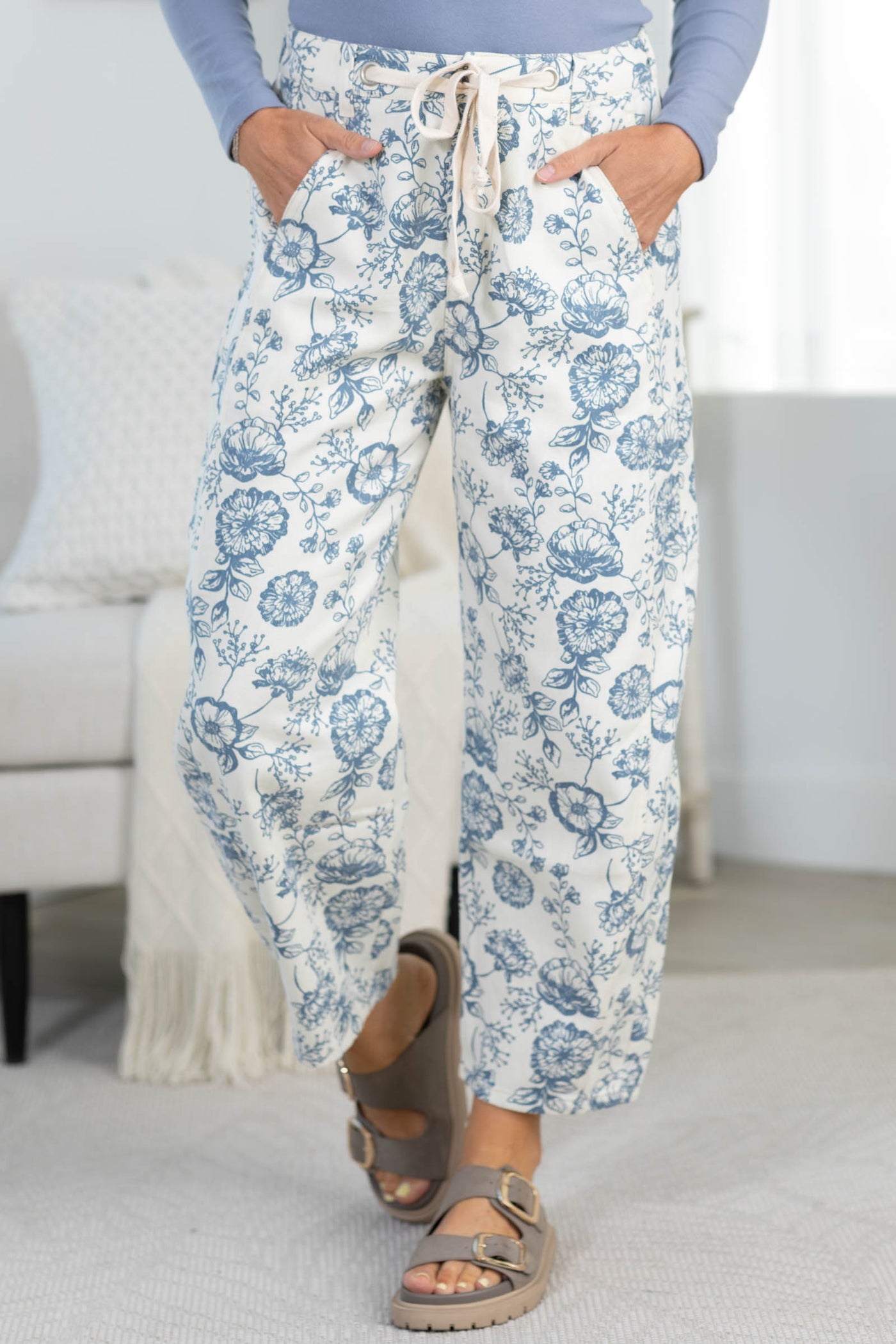 Floral Printed Cropped Straight-Leg Pants With Elastic Waistband