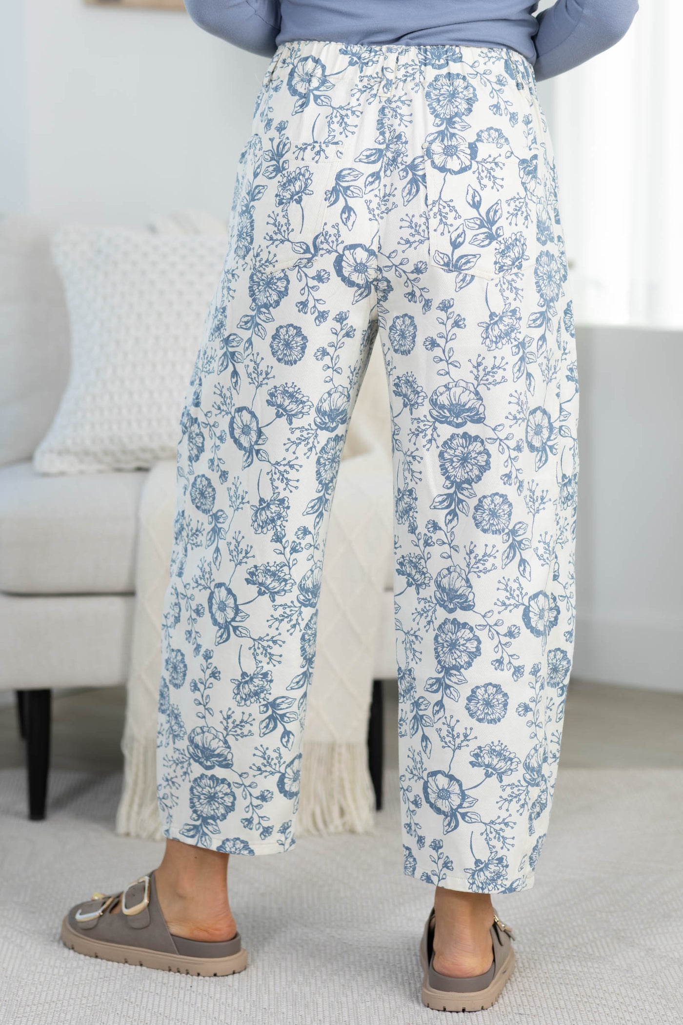 Floral Printed Cropped Straight-Leg Pants With Elastic Waistband