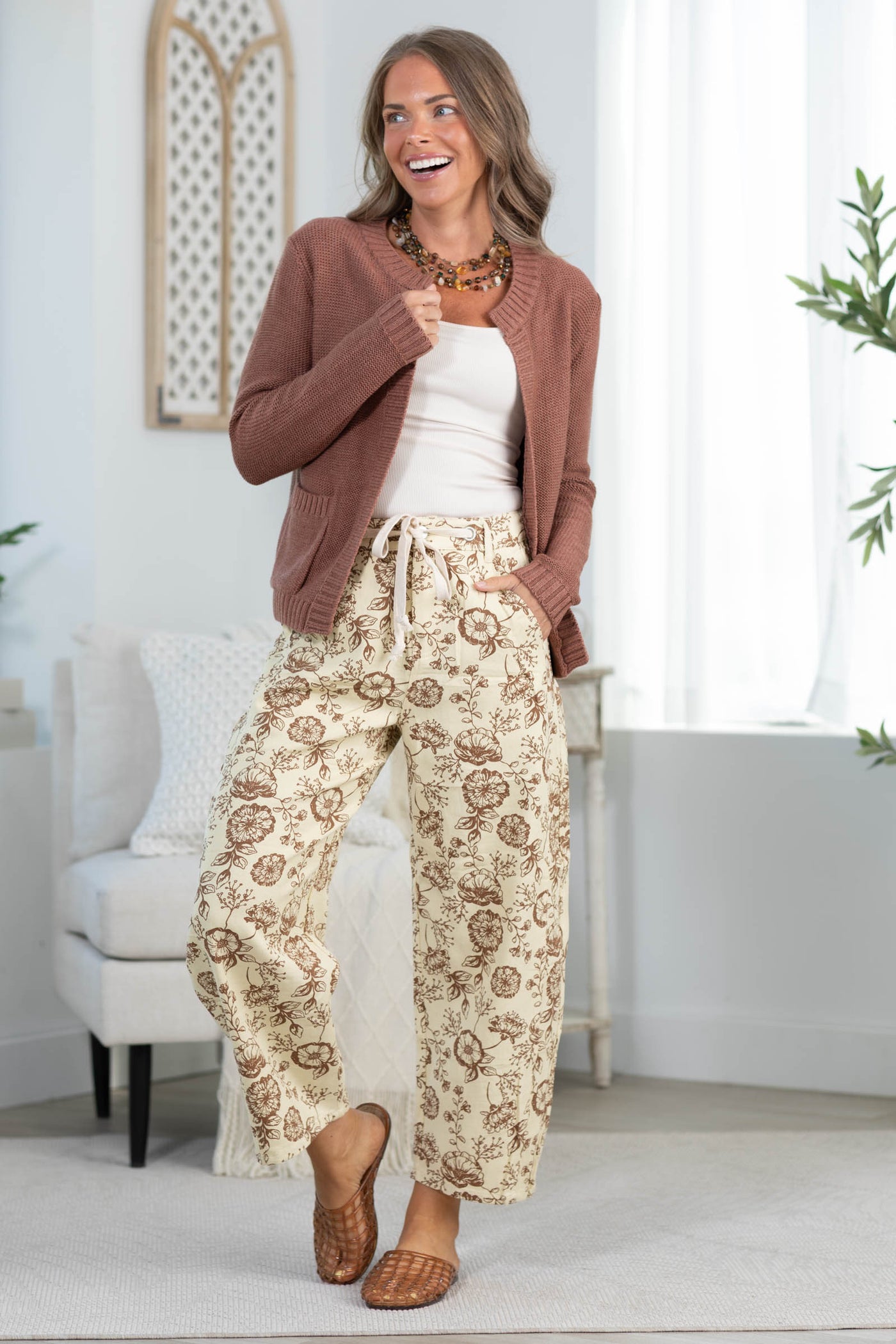 Floral Printed Cropped Straight-Leg Pants With Elastic Waistband