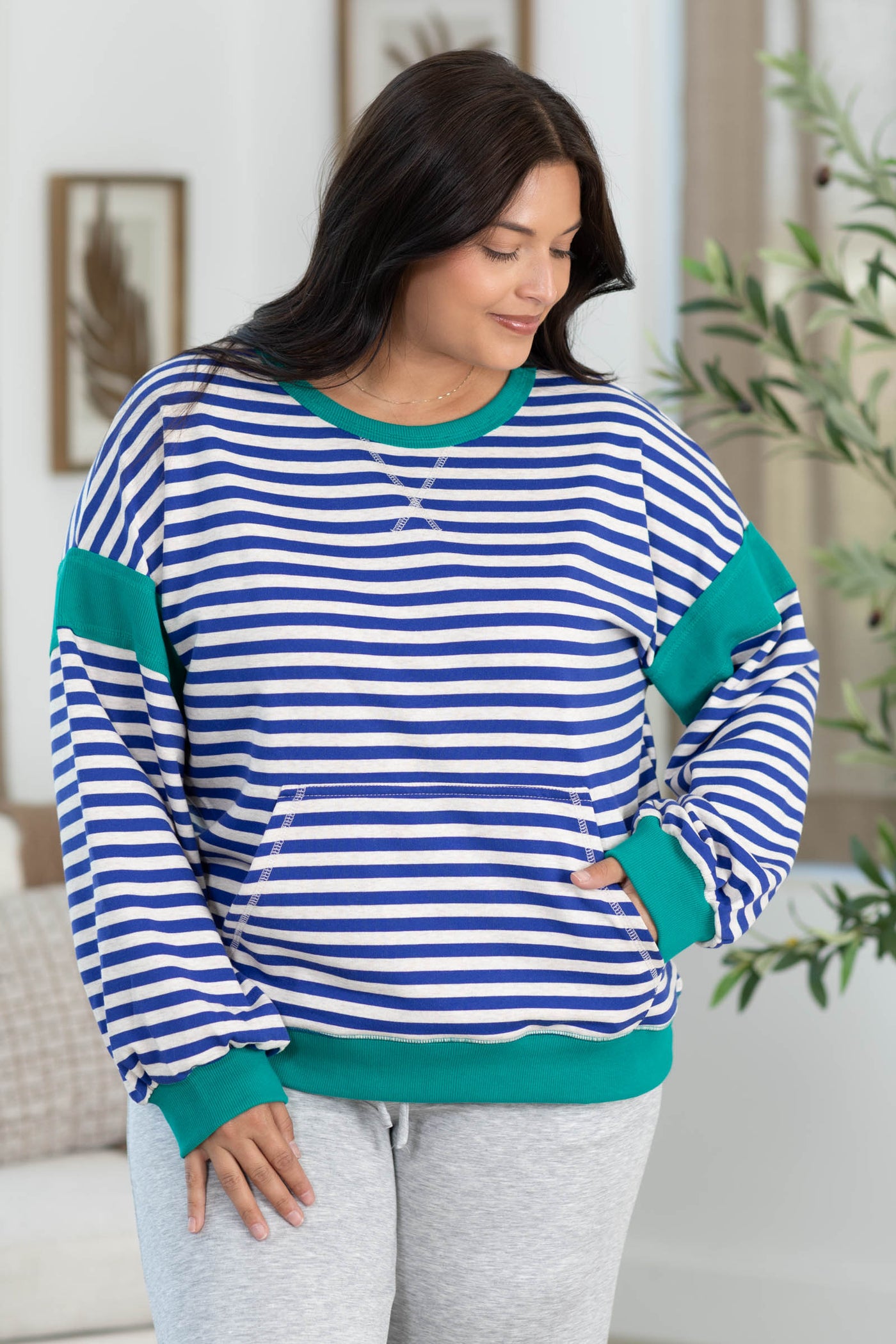 Colorblock Stripe Crewneck Sweatshirt With Pocket