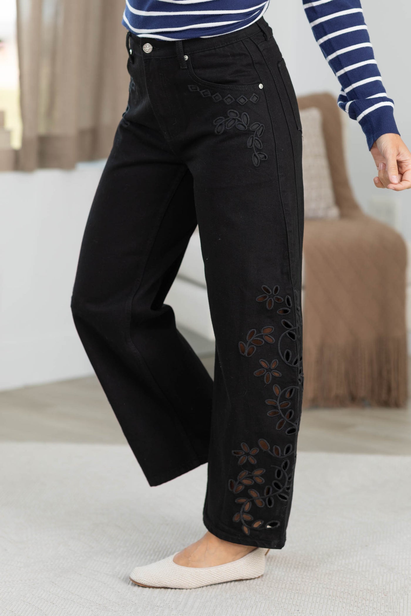 Saige Denim Black High Rise Low Curve Barrel With Embroidery