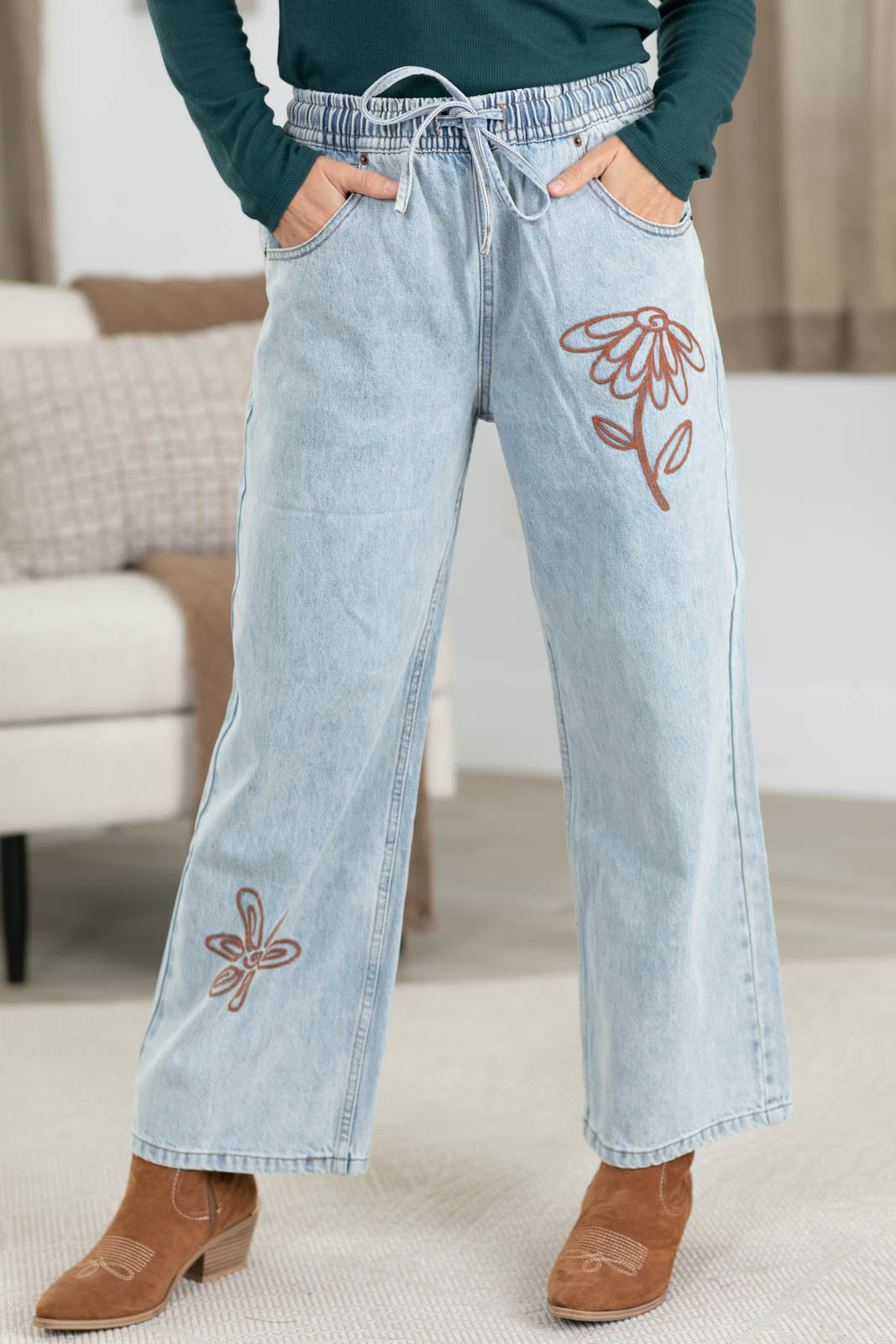 Daisy Embroidery Elastic Waist Jeans