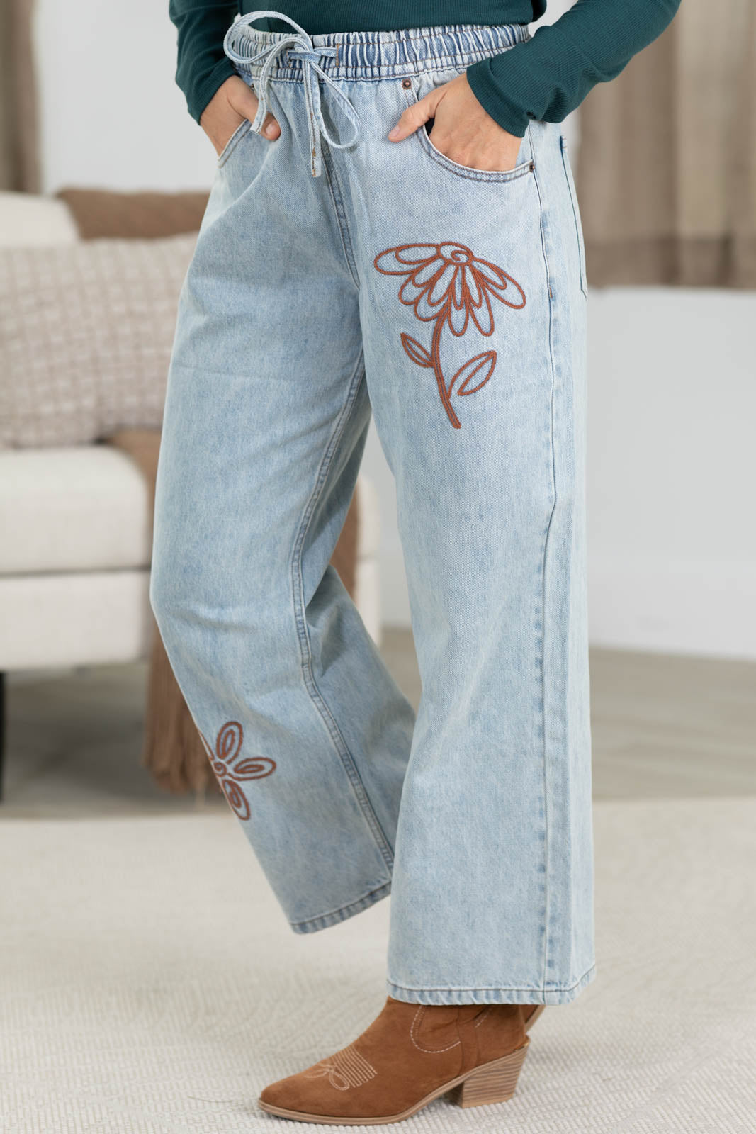 Daisy Embroidery Elastic Waist Jeans