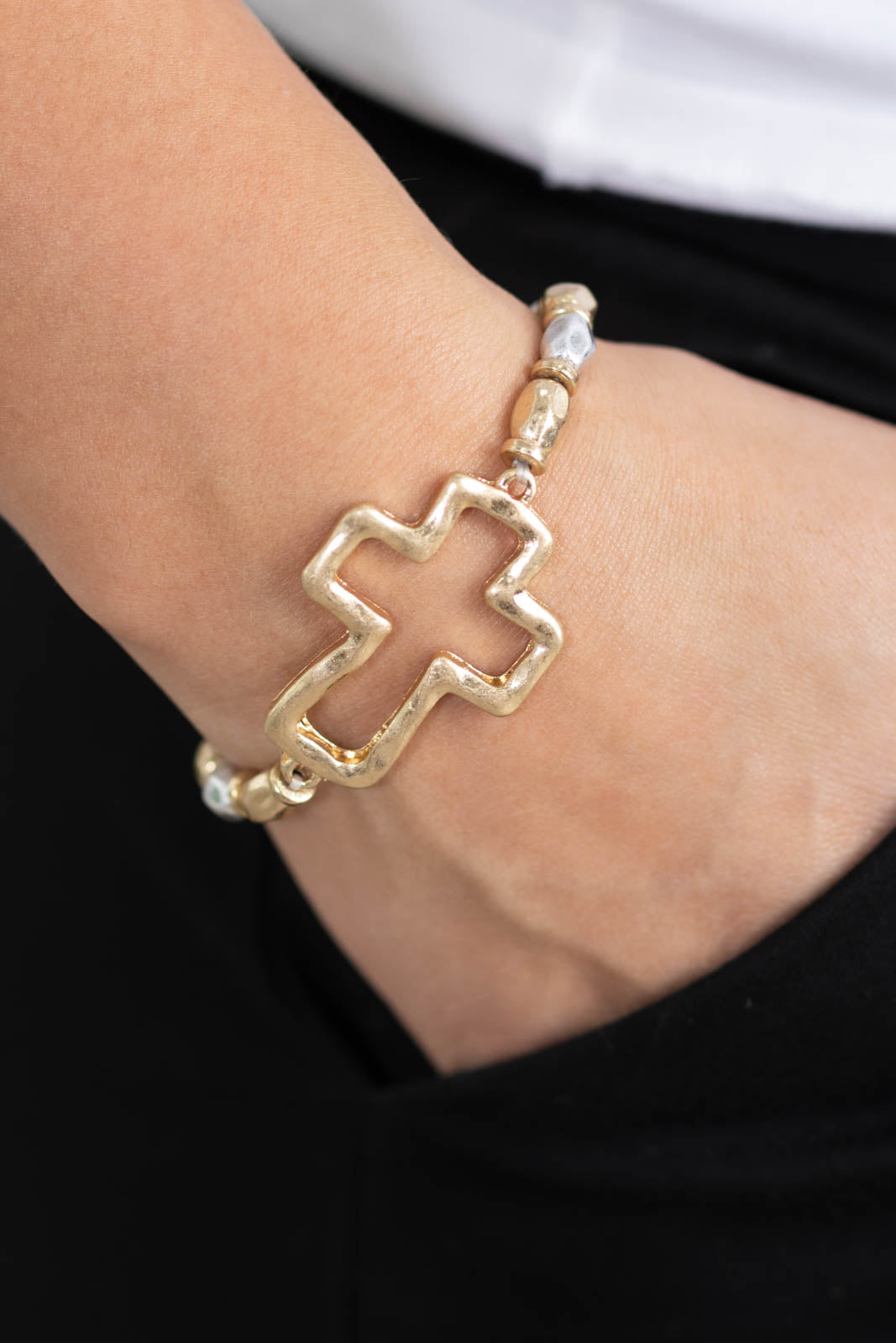 Hammered Cross Stretch Bracelet