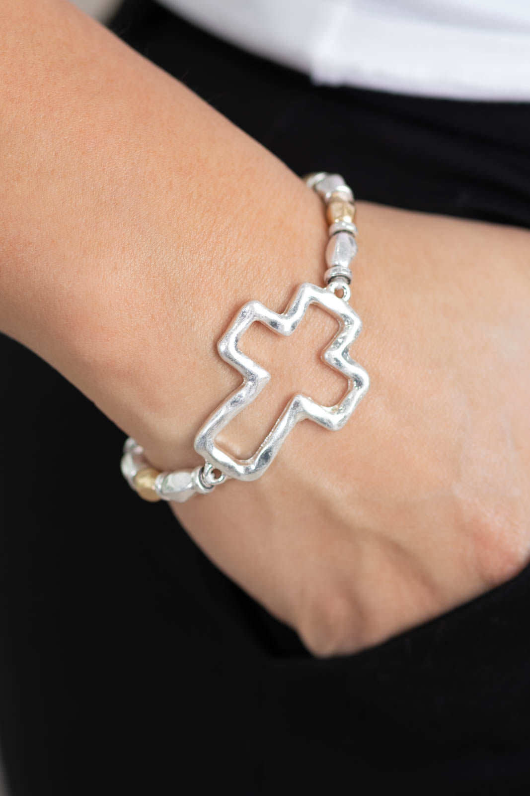 Hammered Cross Stretch Bracelet