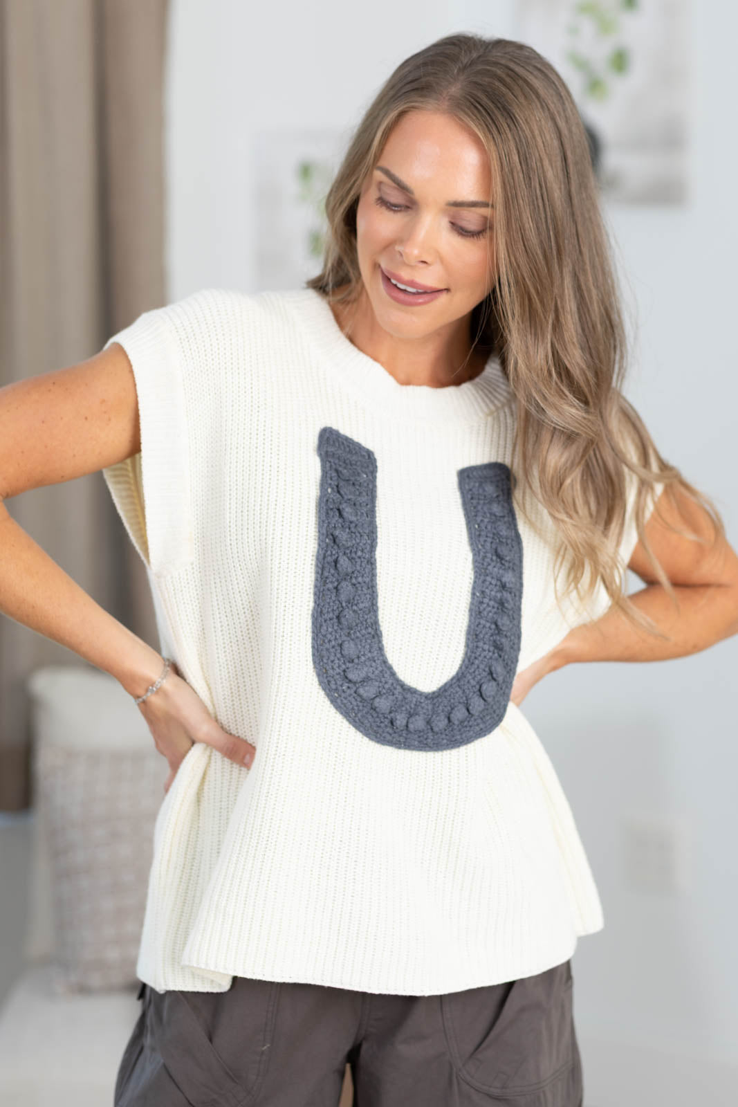 Cream Sweater Knit Top With Textured Horseshoe