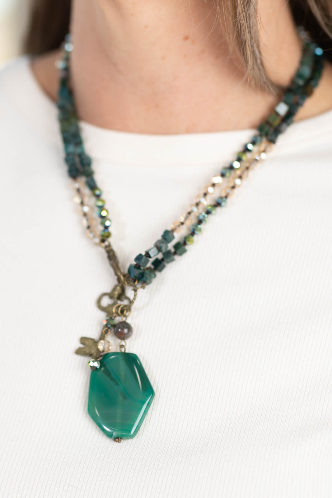 India Agate Beaded Necklace With Stone Pendant