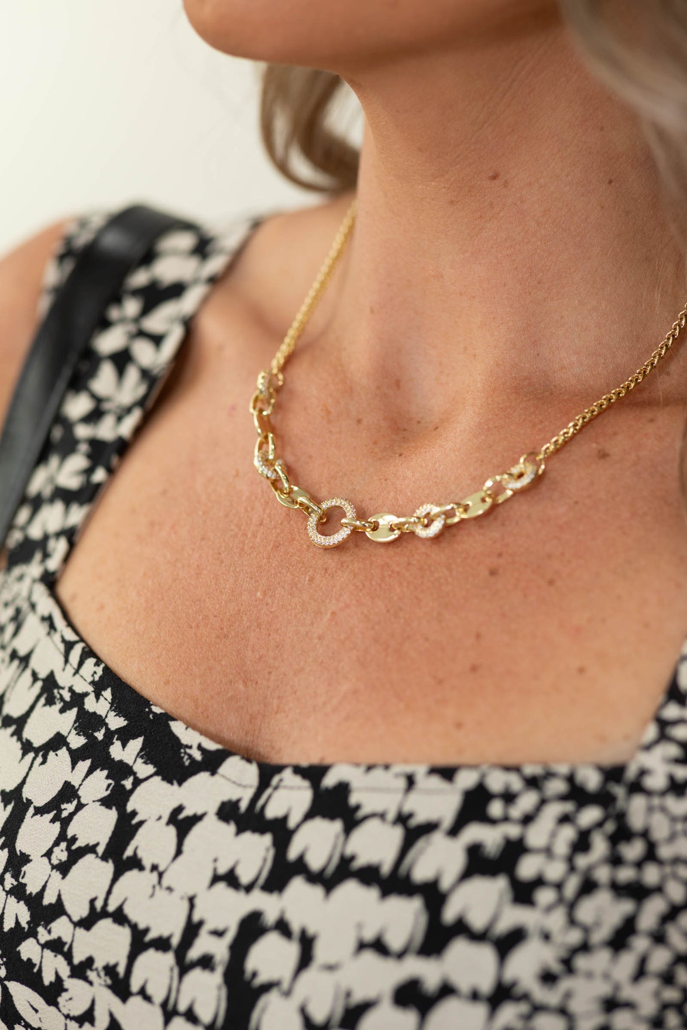 Dazzling Halo Link Necklace