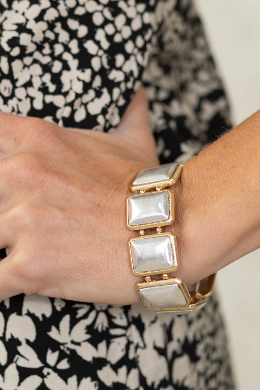Two Tone Metal Squared Stretch Bracelet
