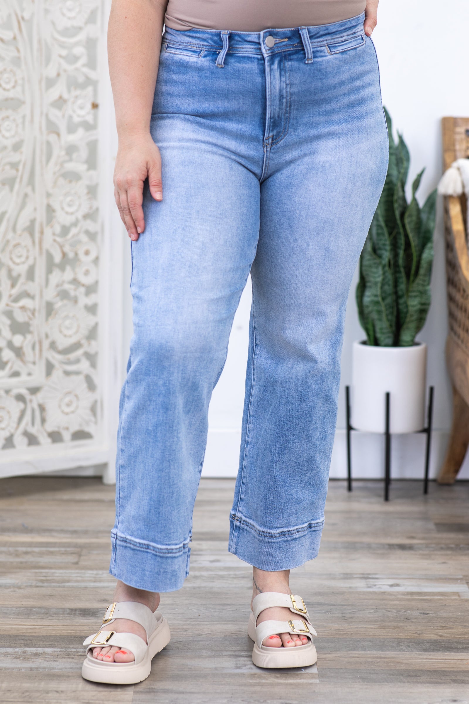 Risen Jeans Cropped Wide Leg Jeans