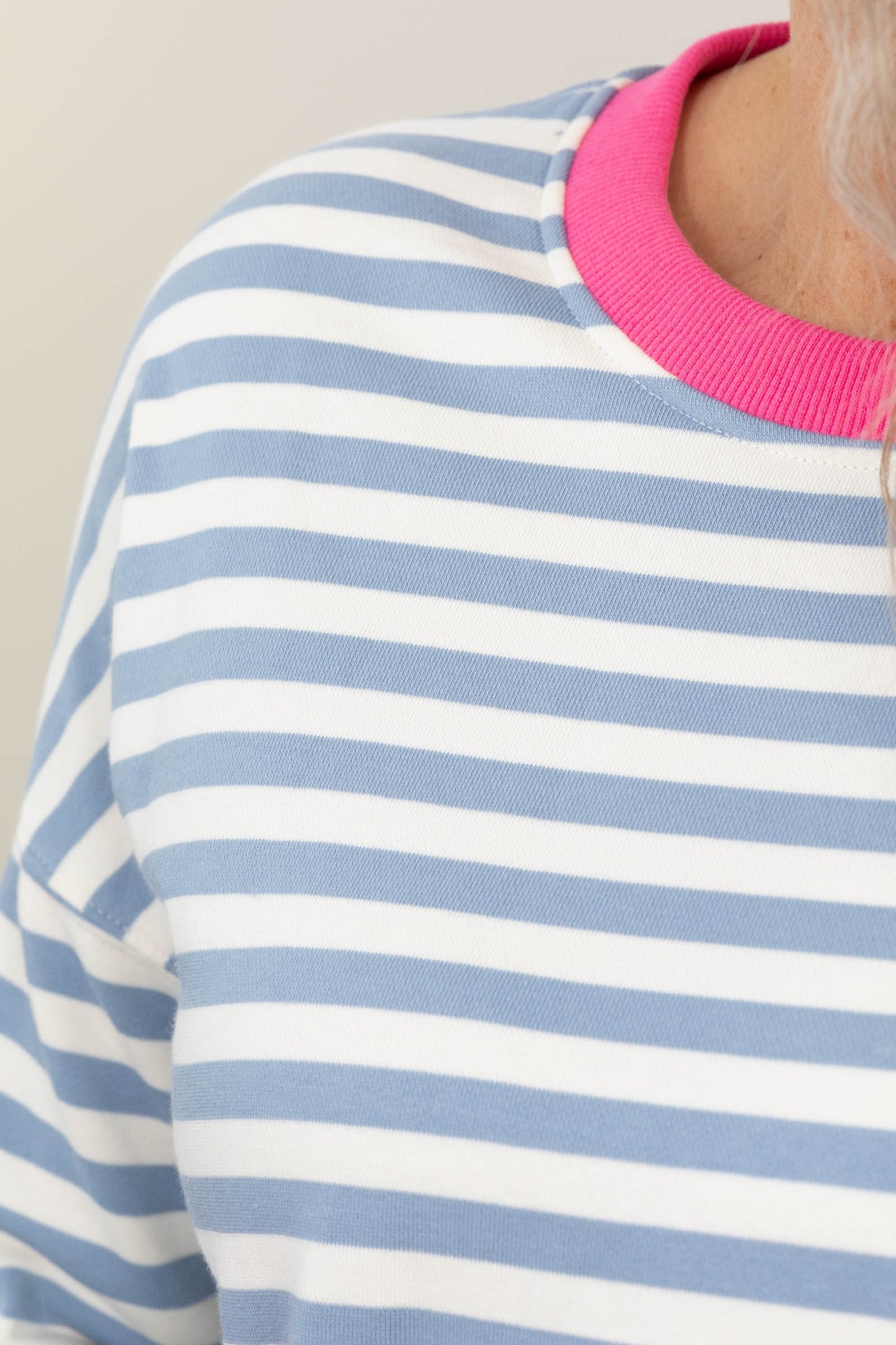 Striped Sweatshirts With Contrast Color Trimmed