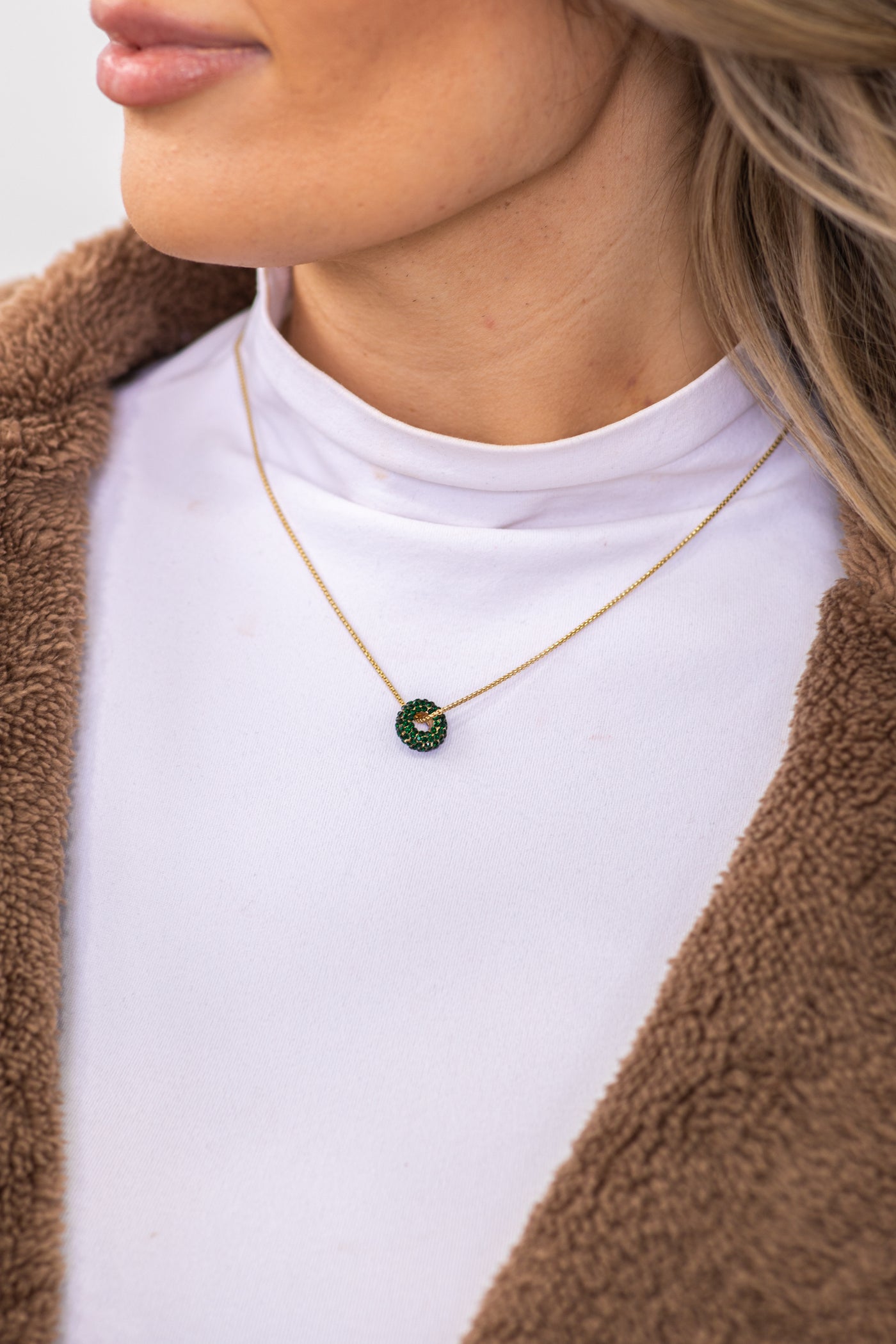 Emerald Green Rhinestone Pendant Necklace