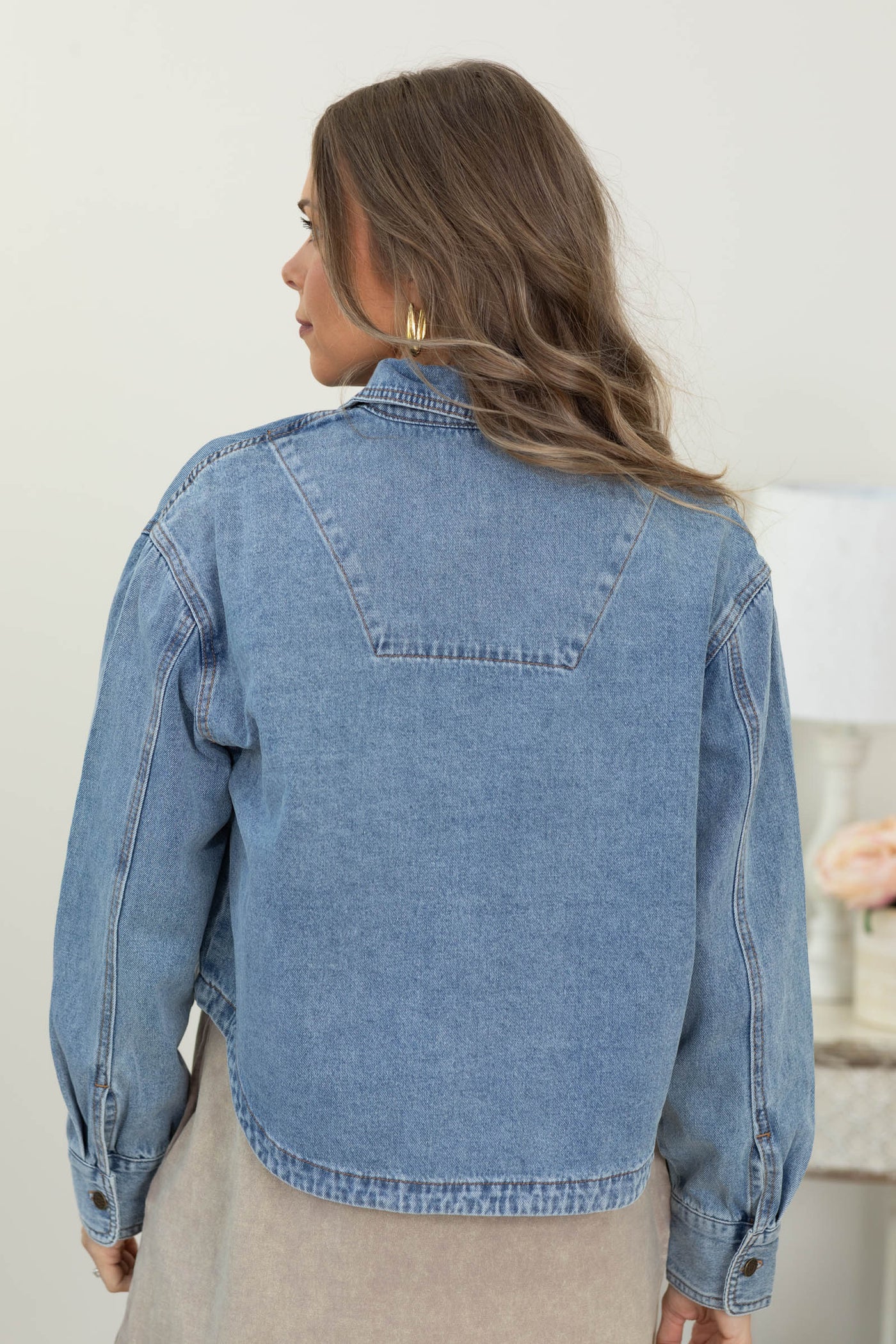 Veveret Washed Denim Cropped Button Denim Jacket
