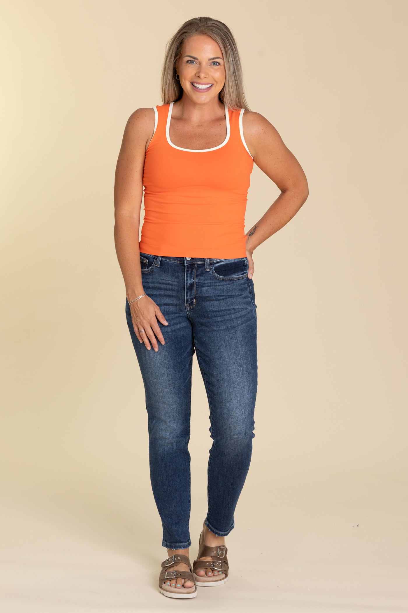 Two Tone U Neckline Seamless Knit Tank Top