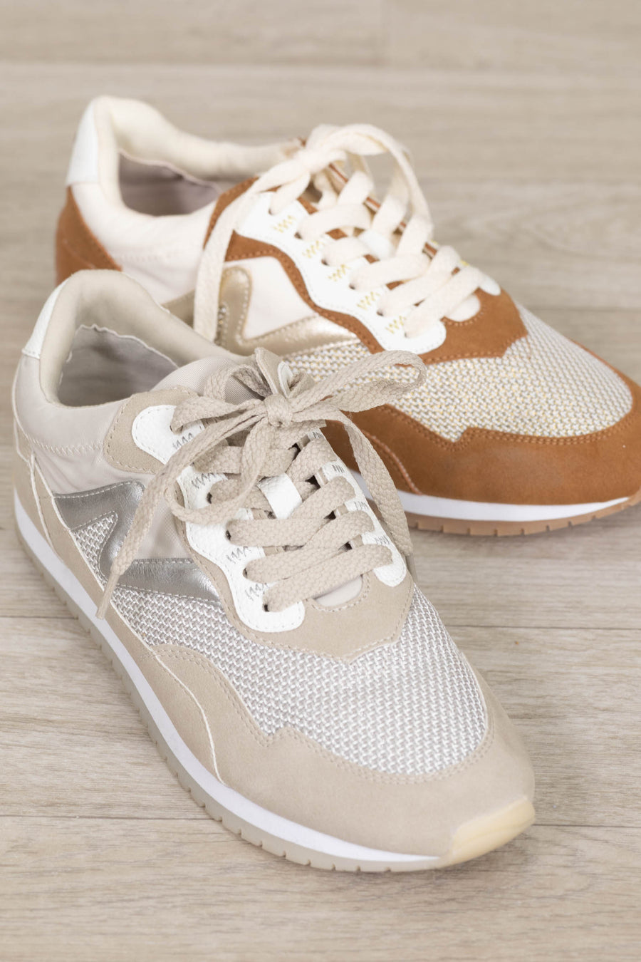 Accent Metallic Wave Lace Up Sneakers