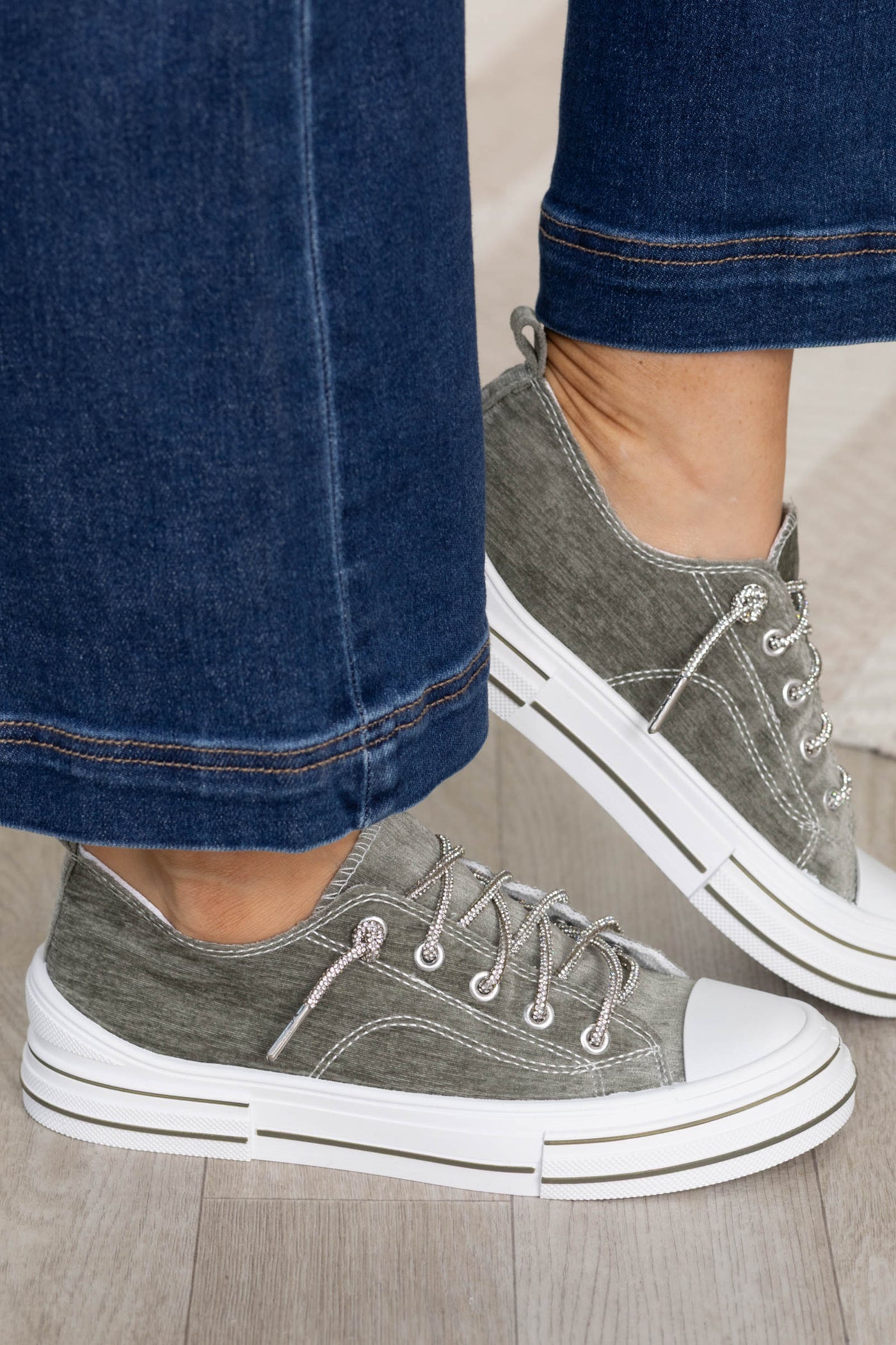 Platform Sneakers With Sparkle Laces