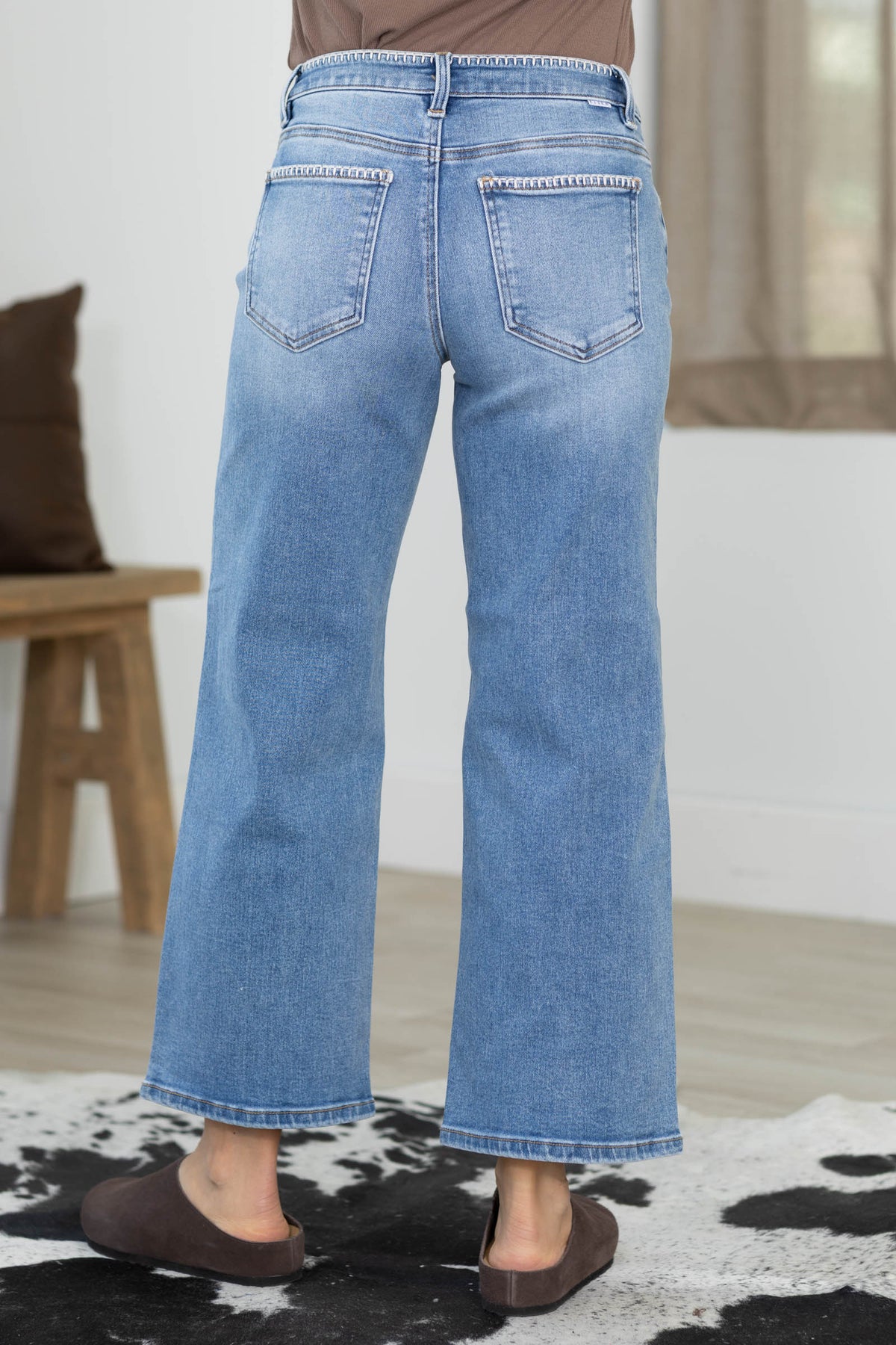 Risen Crop Wide Jeans With Embroidery Detail