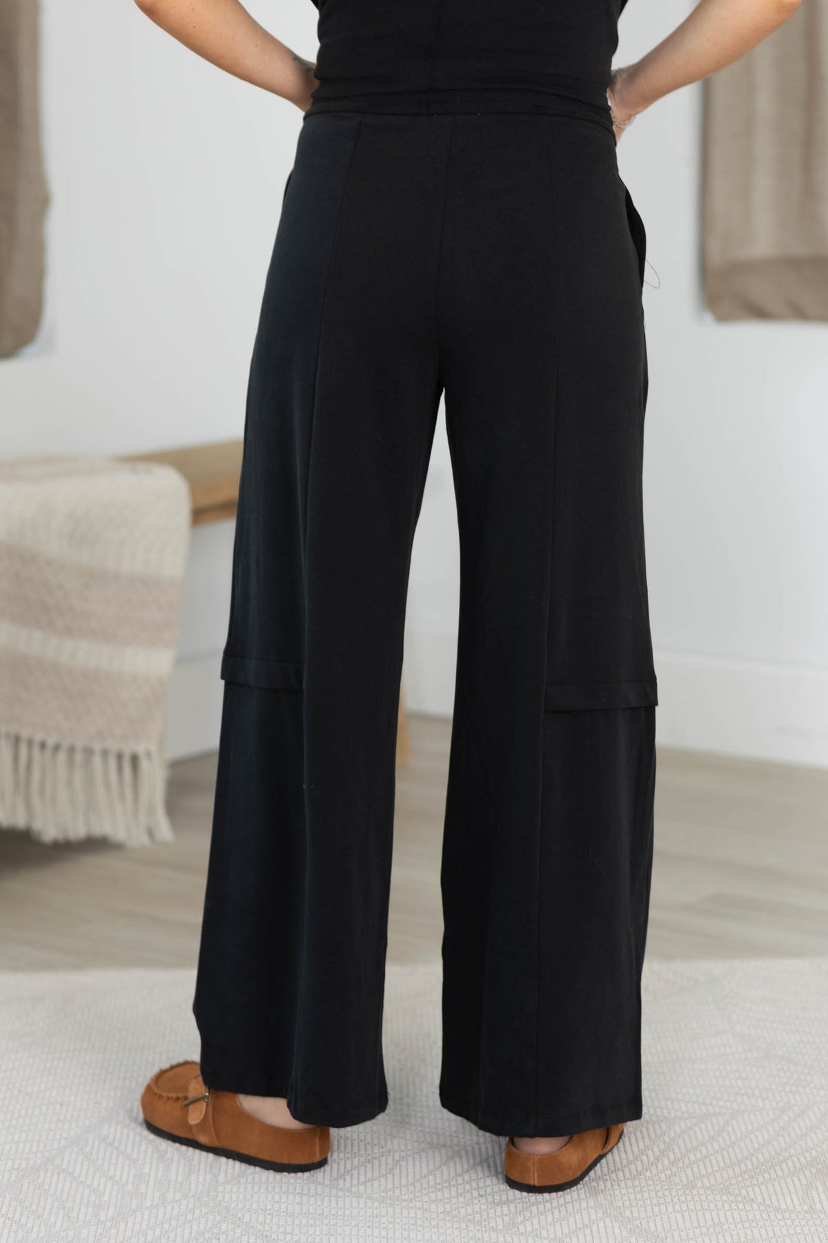 Relaxed Soft Stretch Wide-Leg Flowy Pants