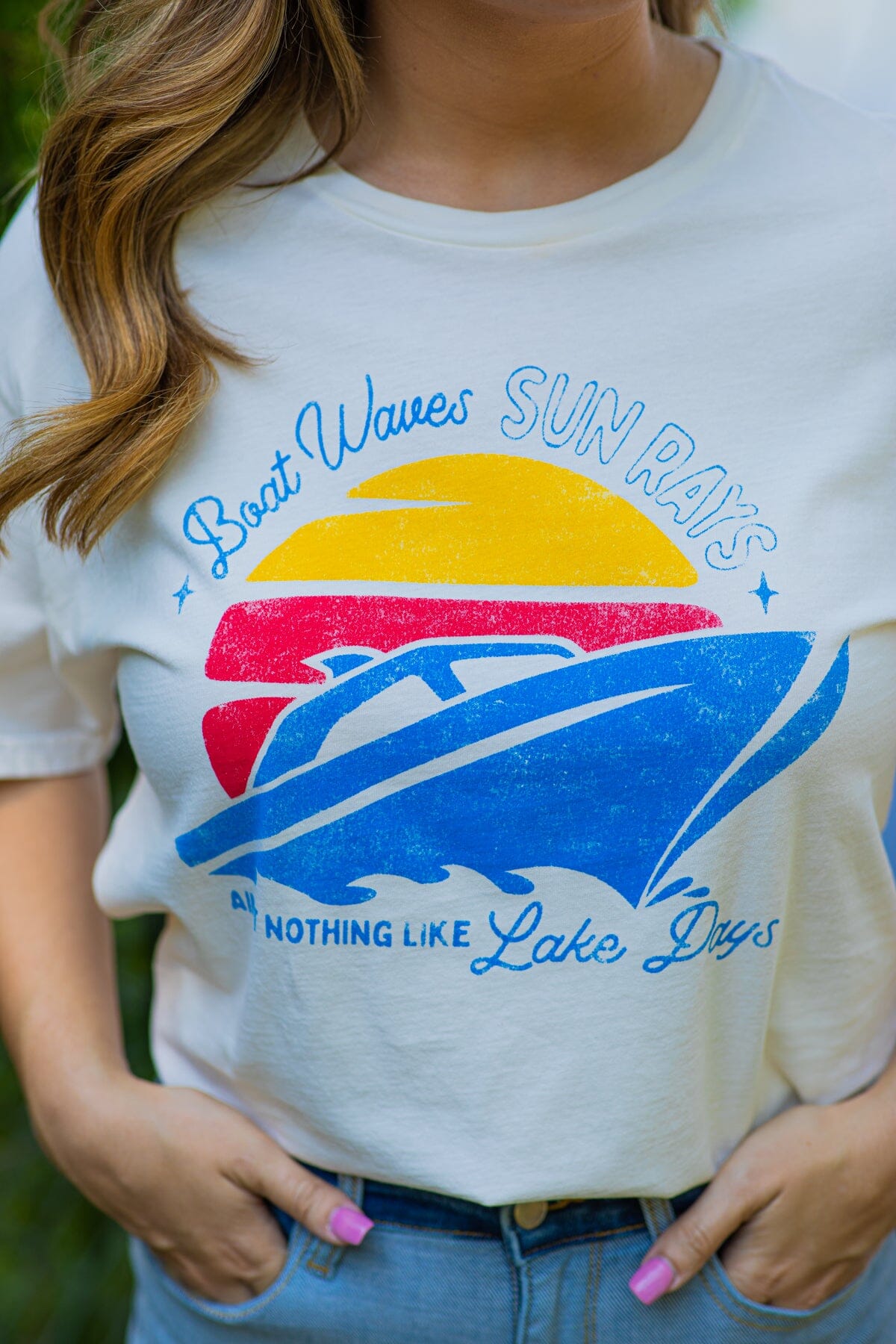 Ivory Boat Waves Sun Rays Graphic Tee - Filly Flair