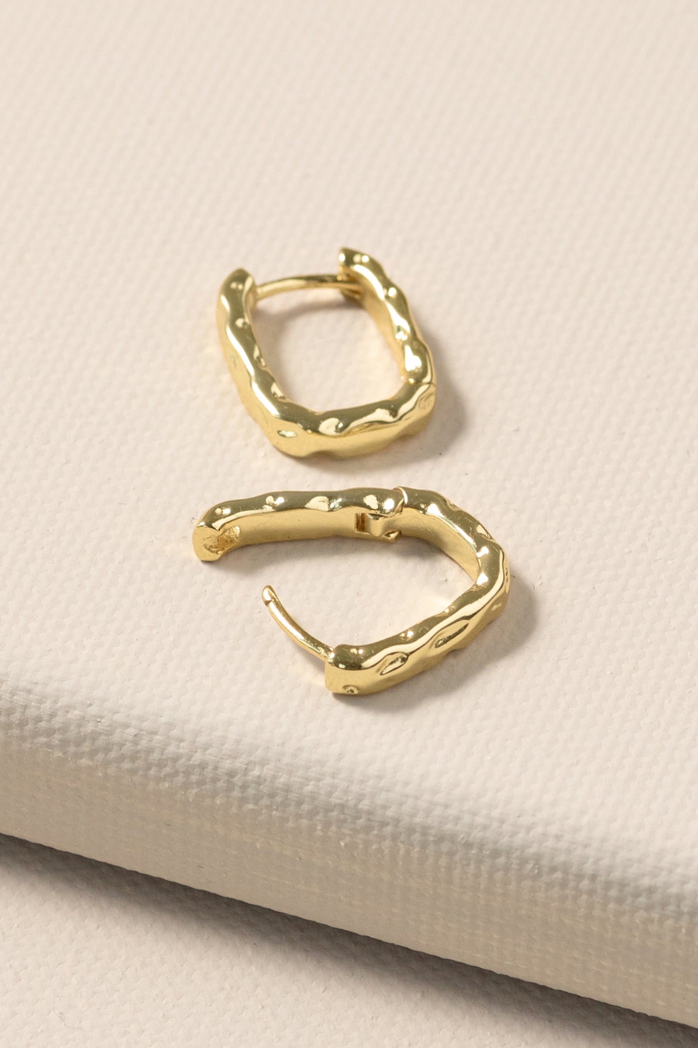 Hammered Rectangle Hoops