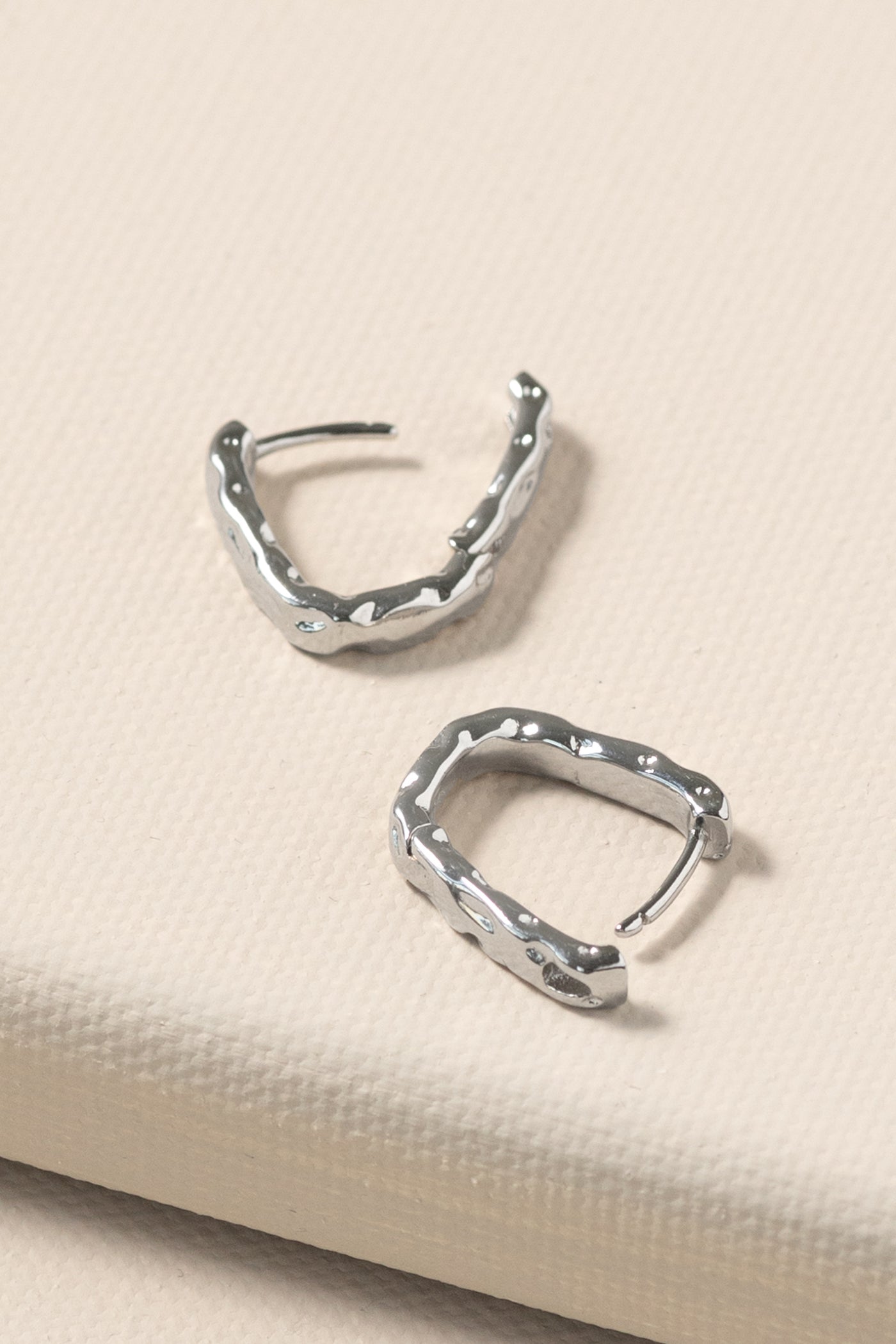 Hammered Rectangle Hoops