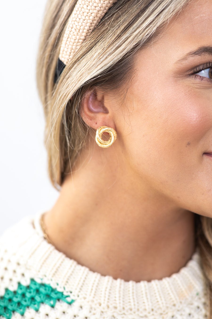 Gold Interlocked Circle Earrings