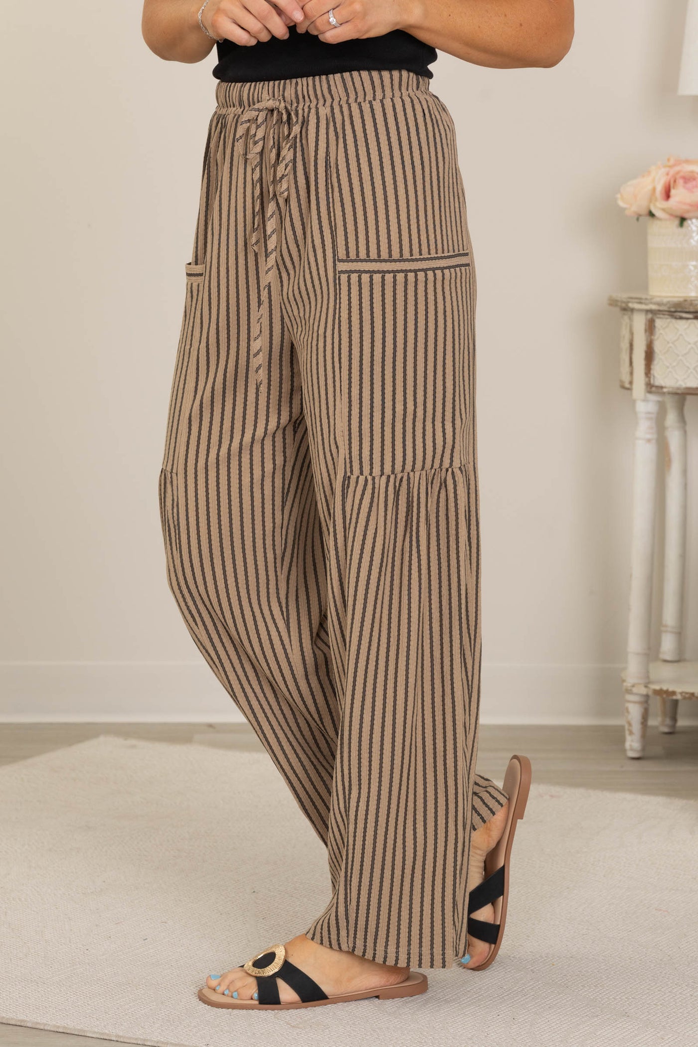 Mocha Elastic Waist Striped Pants With Pockets