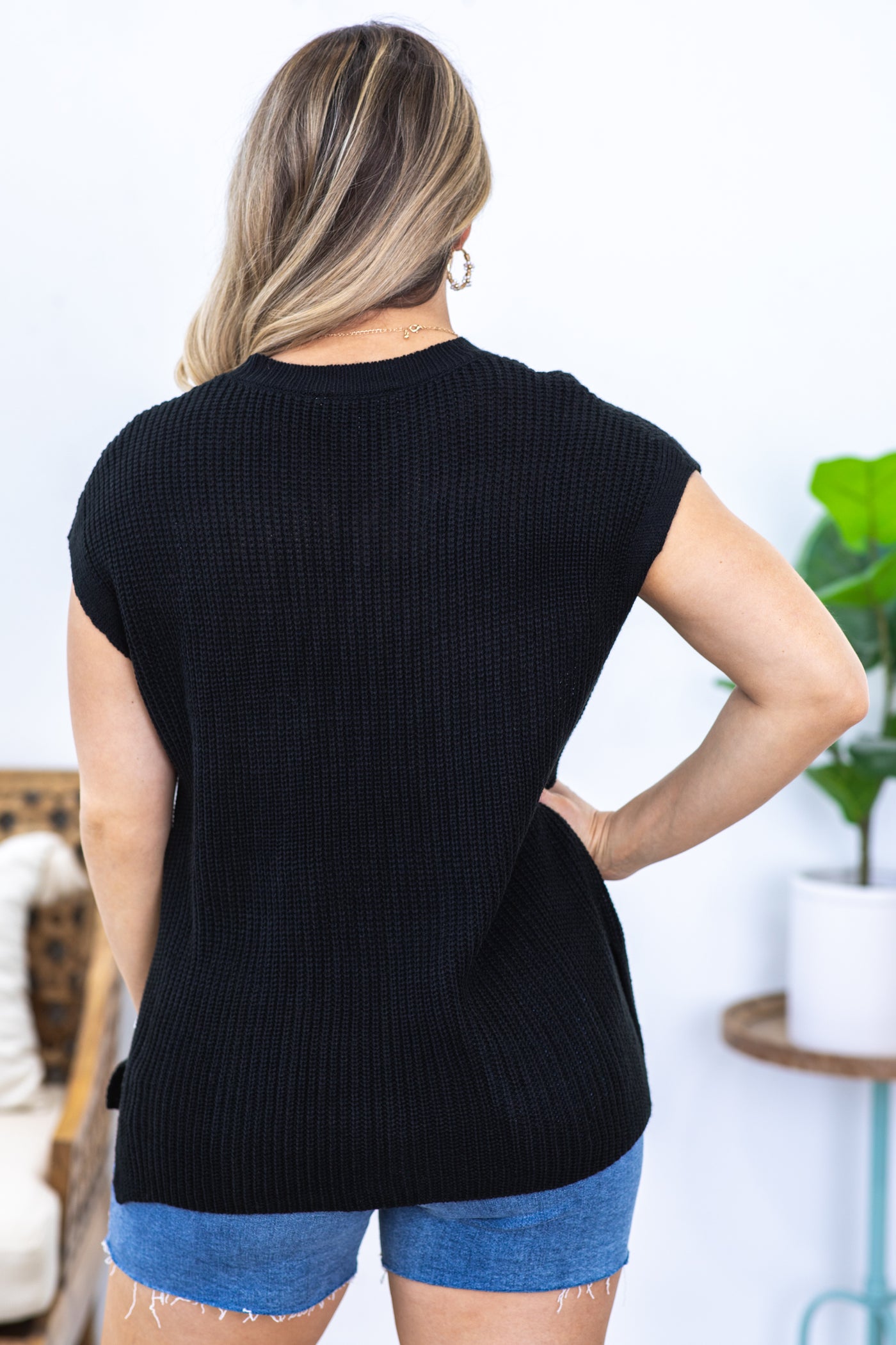 Black Sweater Knit Top With Pocket