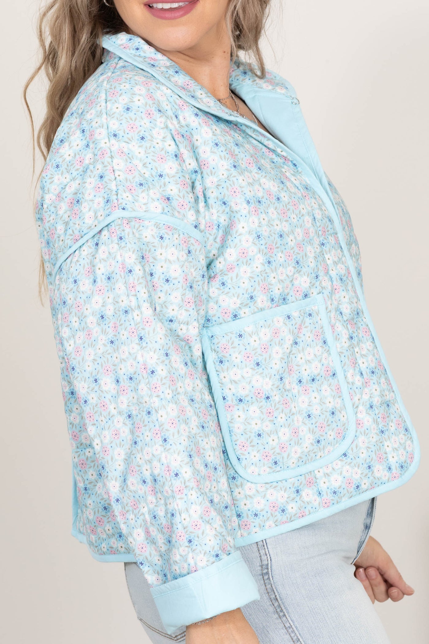 Light Blue Dainty Floral Lightweight Quilt Jacket