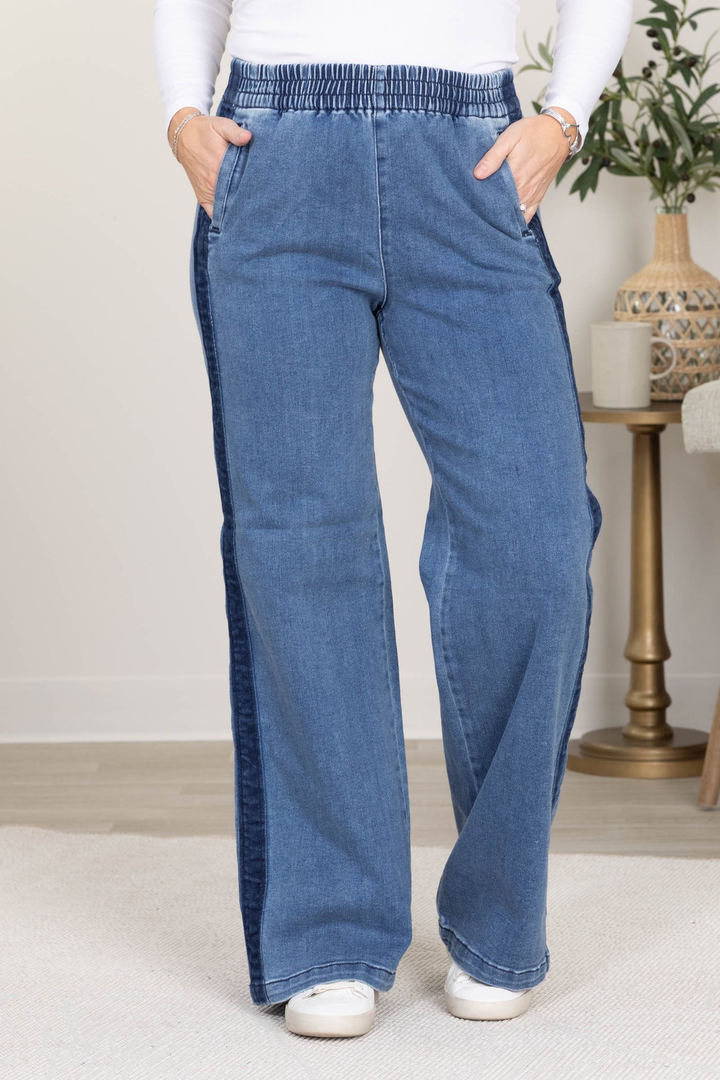 Risen Wide Leg Elastic Band Side Seam Detail Jeans