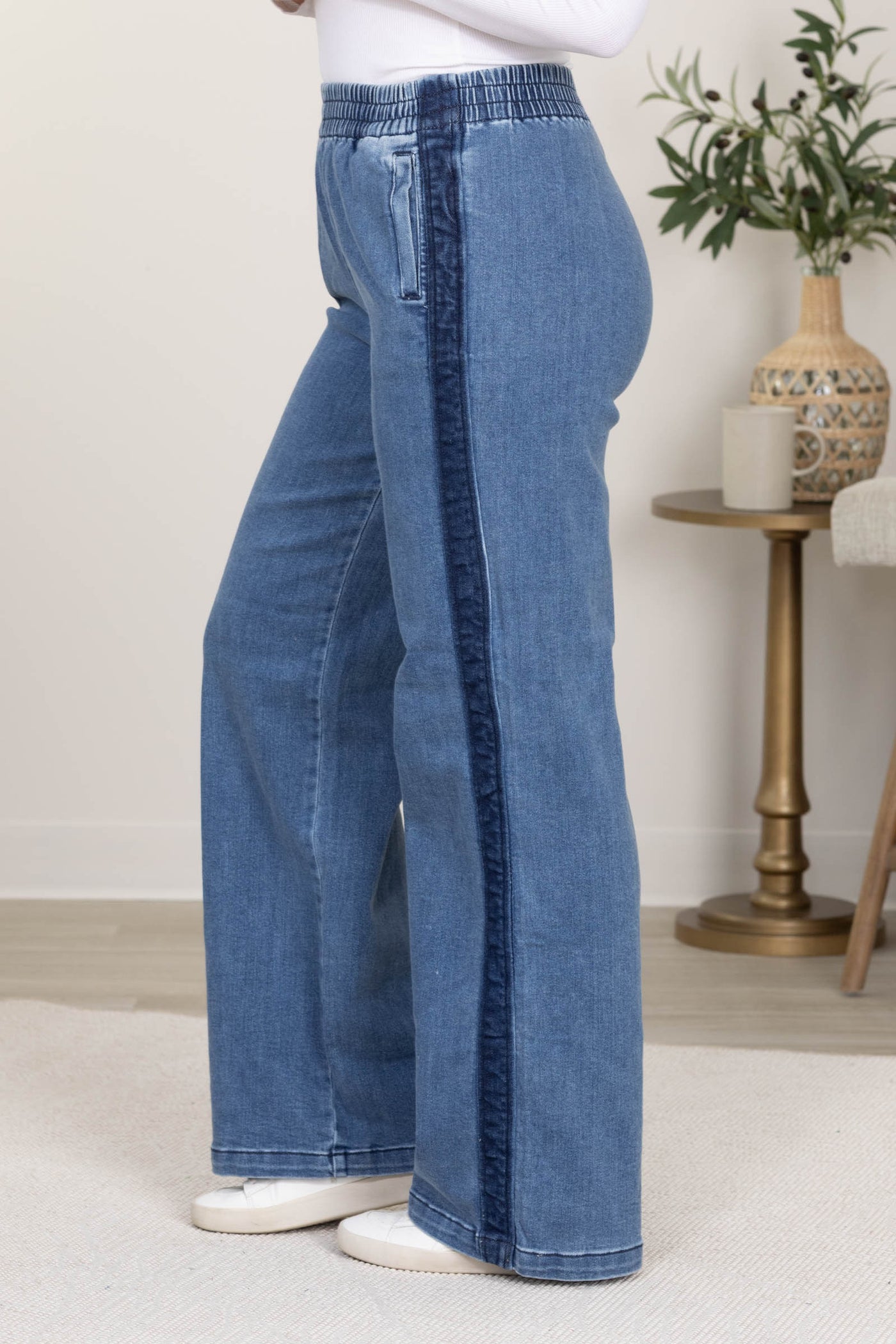 Risen Wide Leg Elastic Band Side Seam Detail Jeans