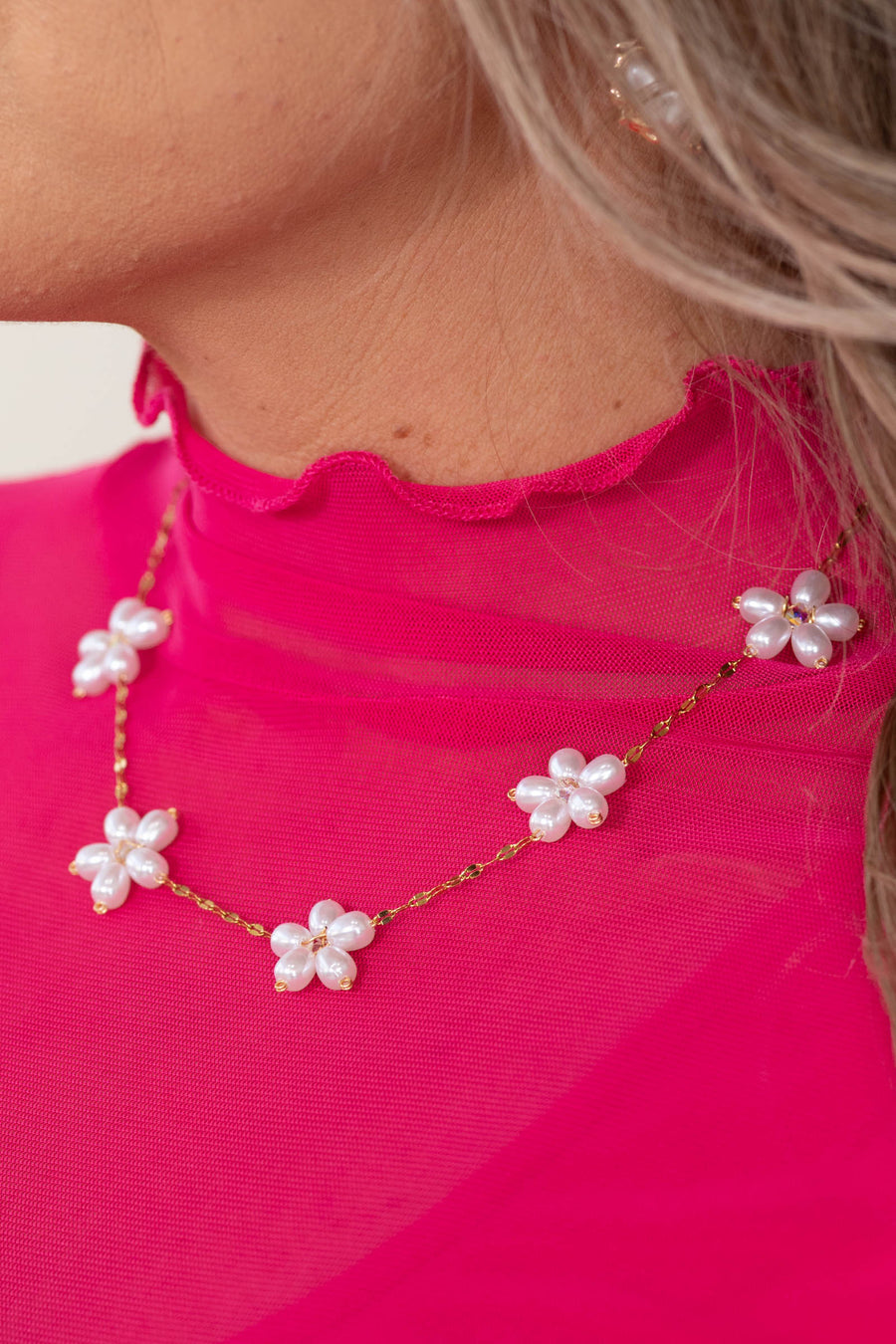 Gold Necklace With Pearl Flowers