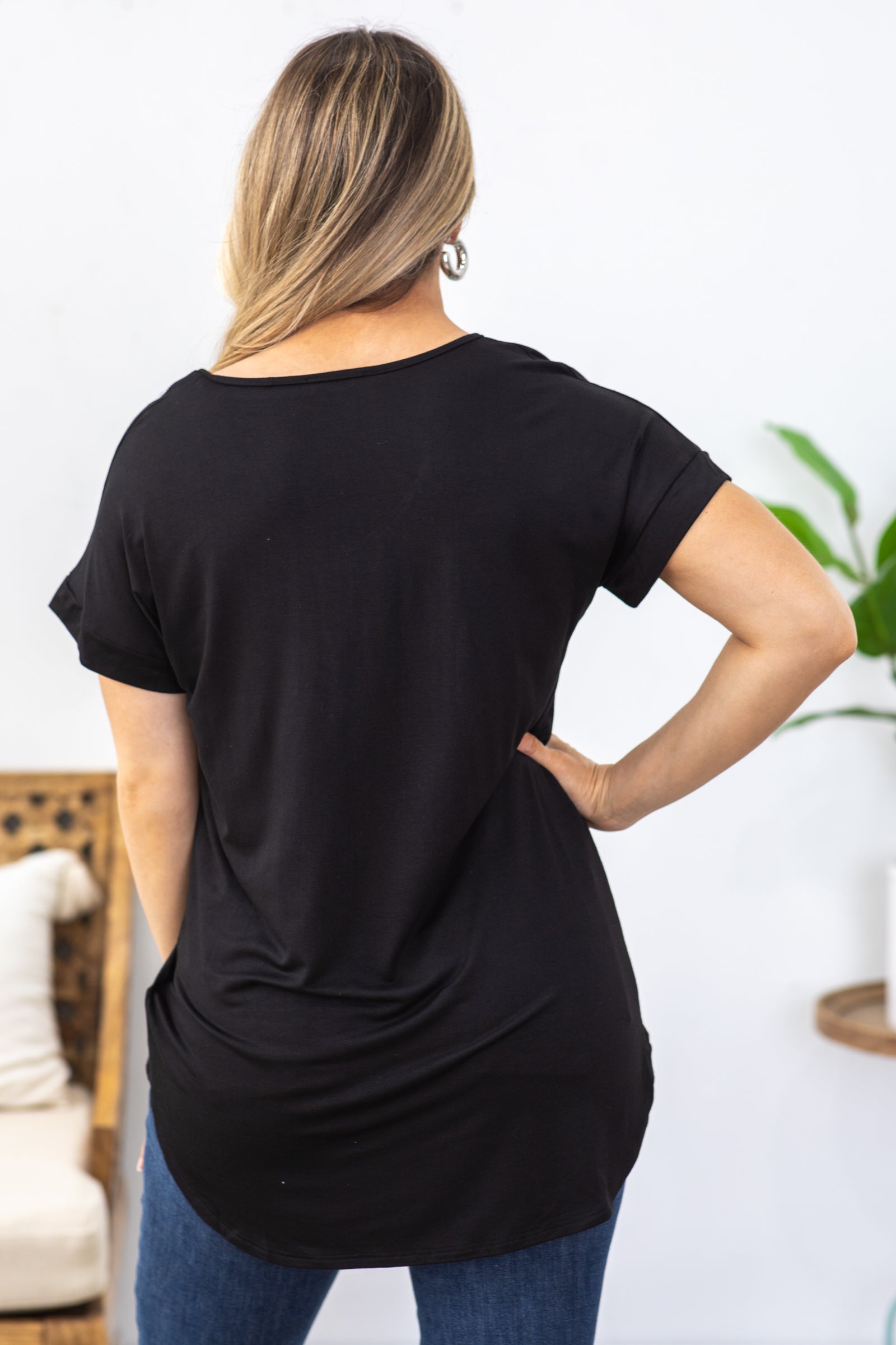 Black Solid Knit Top With White Detail