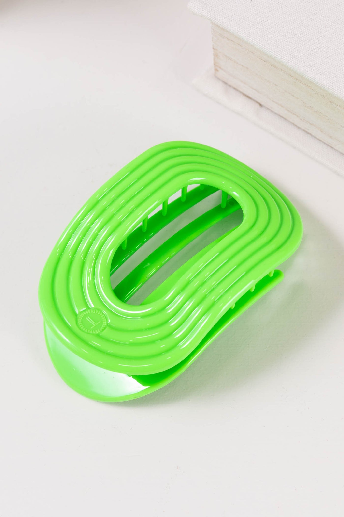 Glow For It Flat Round Hair Clip