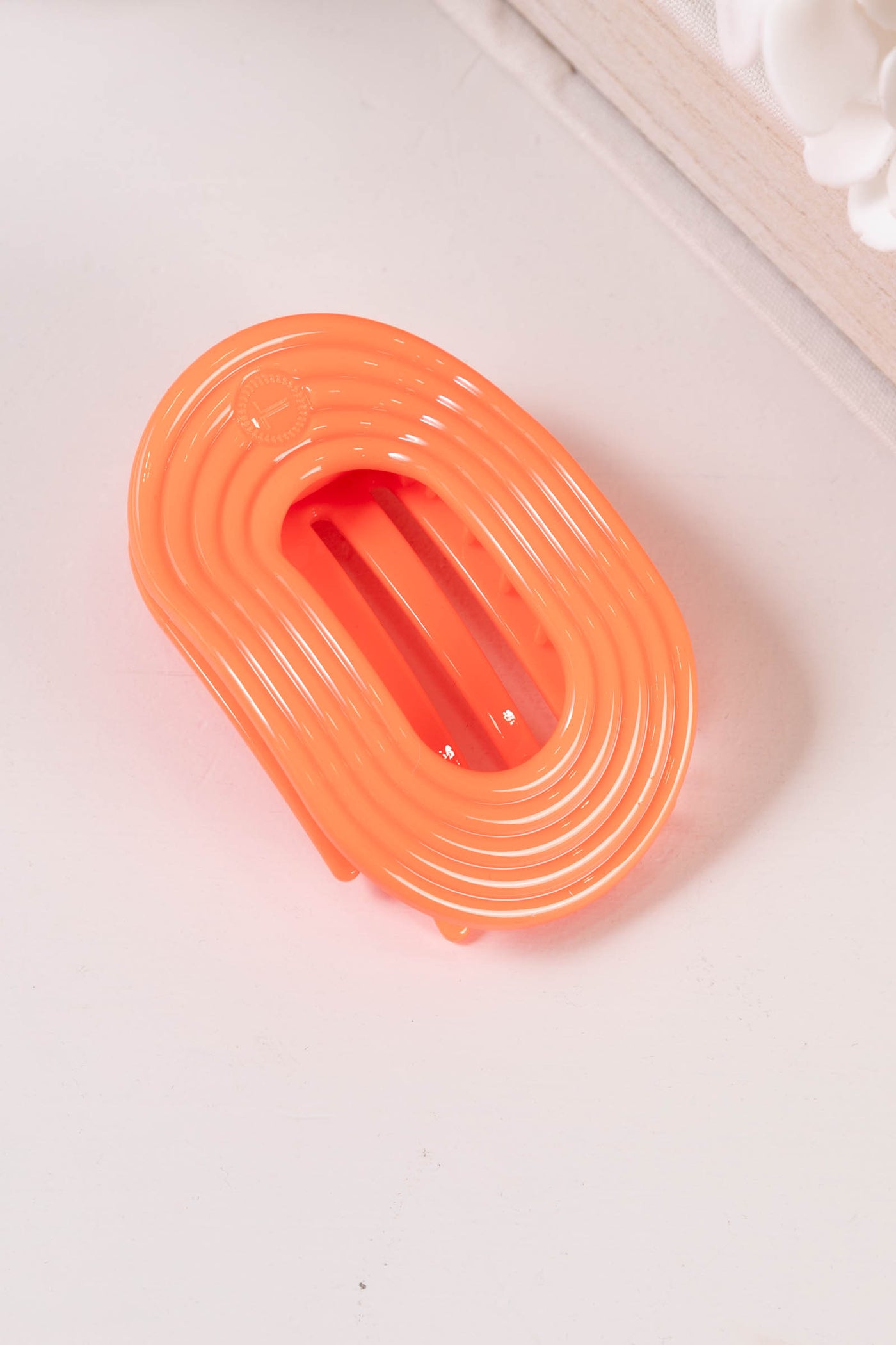 Darty Flat Round Hair Clip