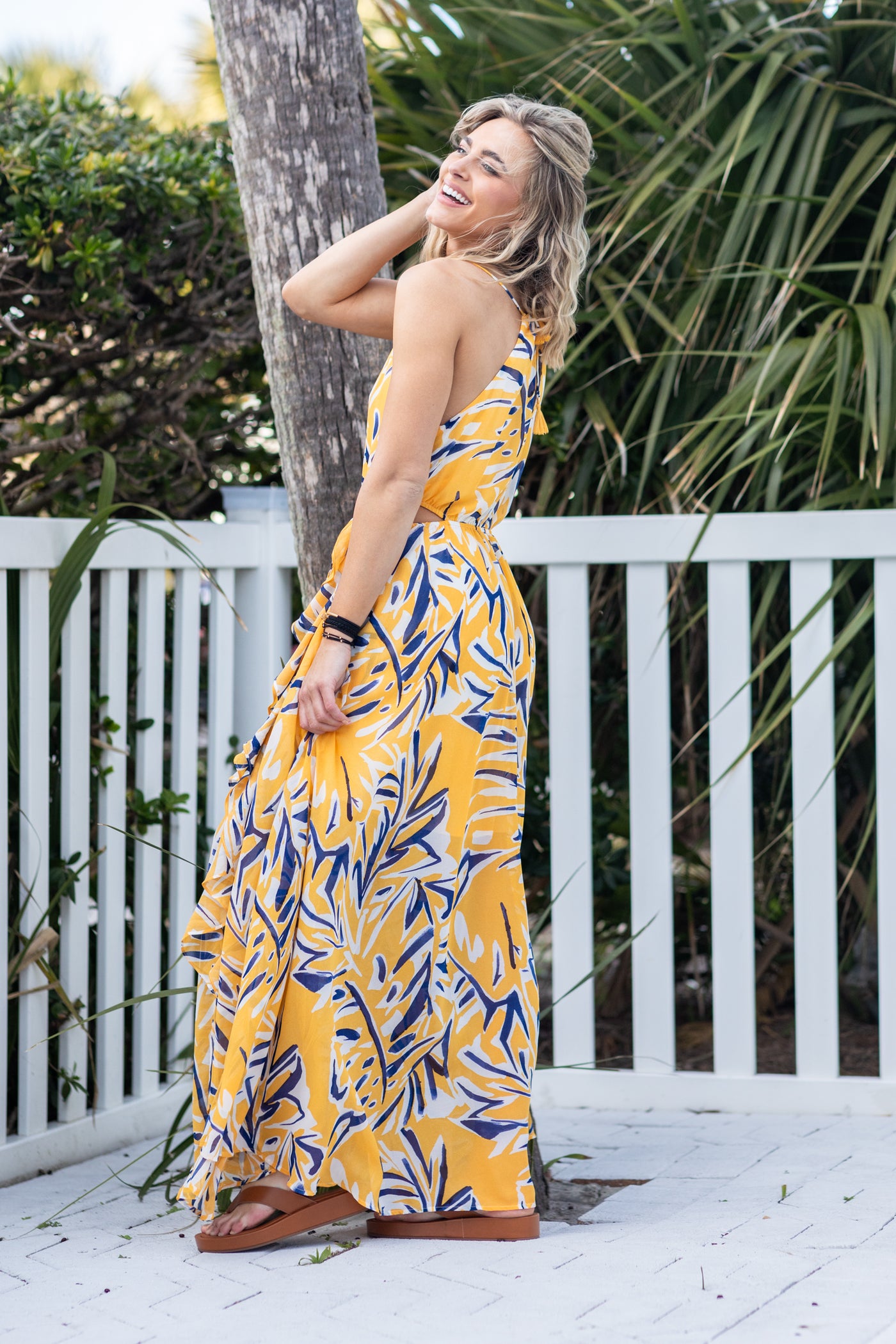 Yellow Printed Maxi Halter Dress With Slit - S Yellow Printed Maxi Halter Dress With Slit - S