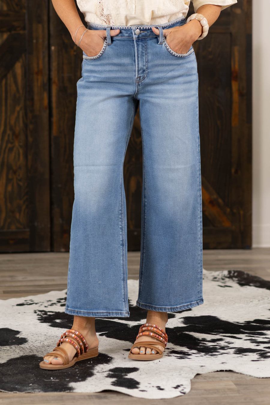 Risen Crop Wide Jeans With Embroidery Detail