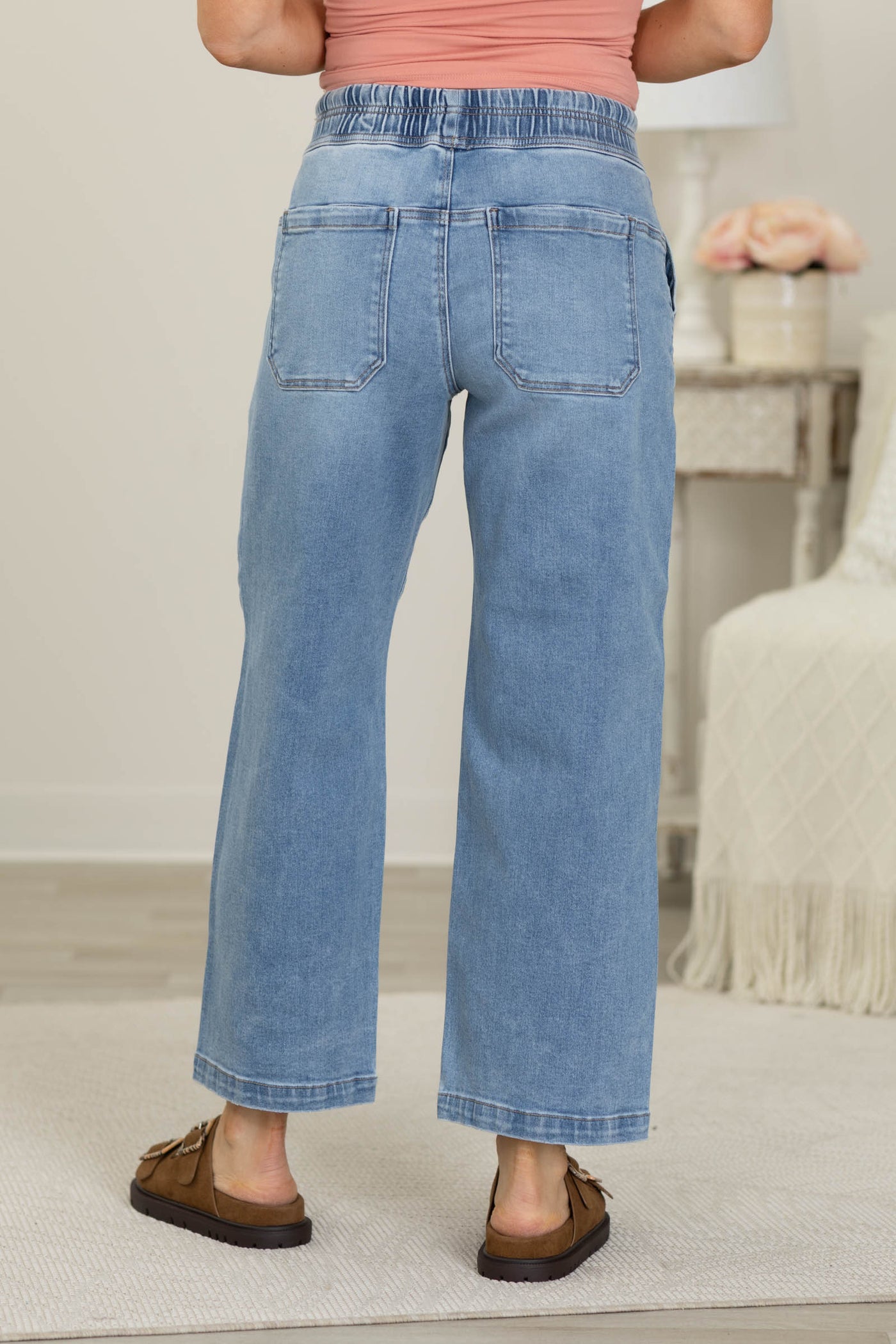 Risen Elastic Band Cropped Patch Pockets Jeans