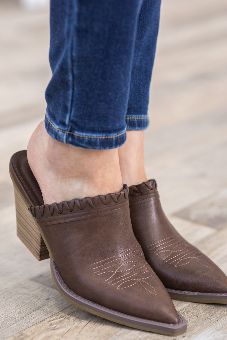 Brown Western Pointed Toe Mule