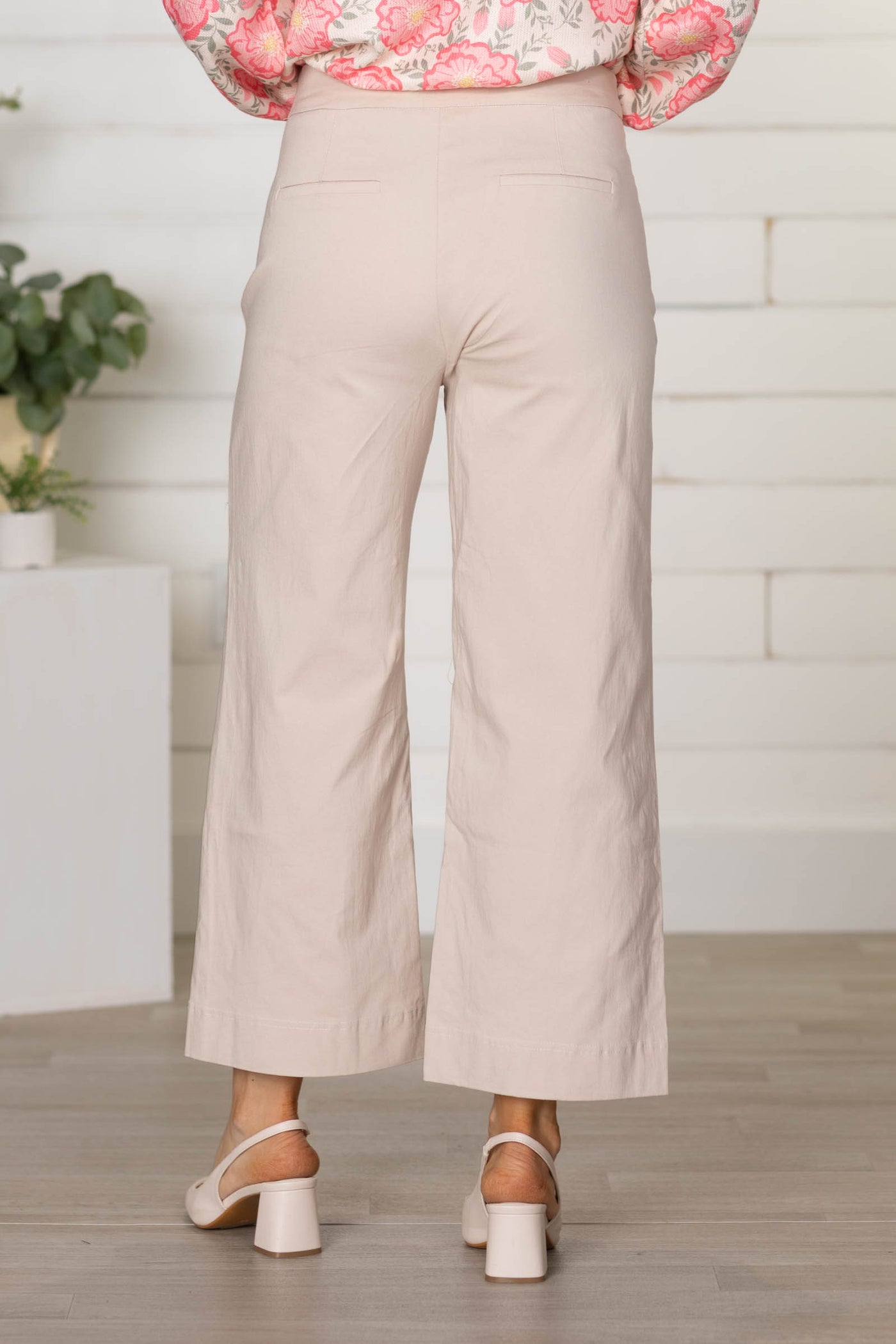 Flat Front Wide Legged Cropped Pant Detail
