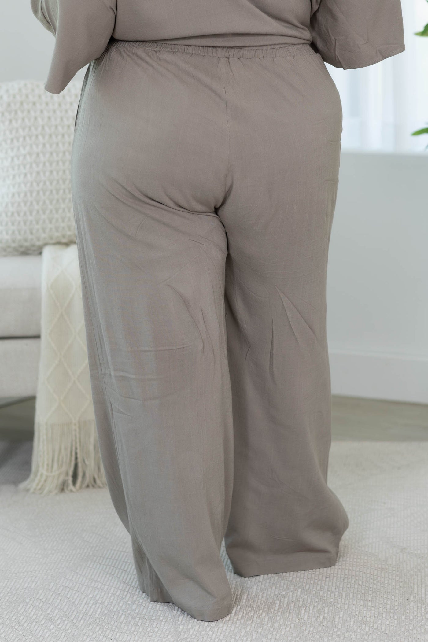 Vista Pant Set with V-Neck 3/4 Sleeve Top