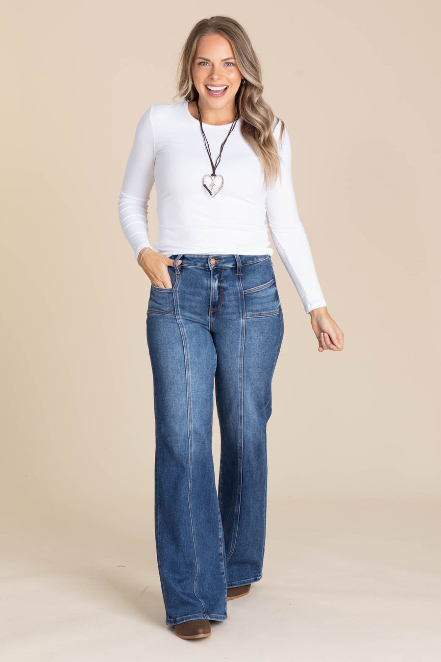 Risen Mid Rise Wide Jeans With Front Pockets