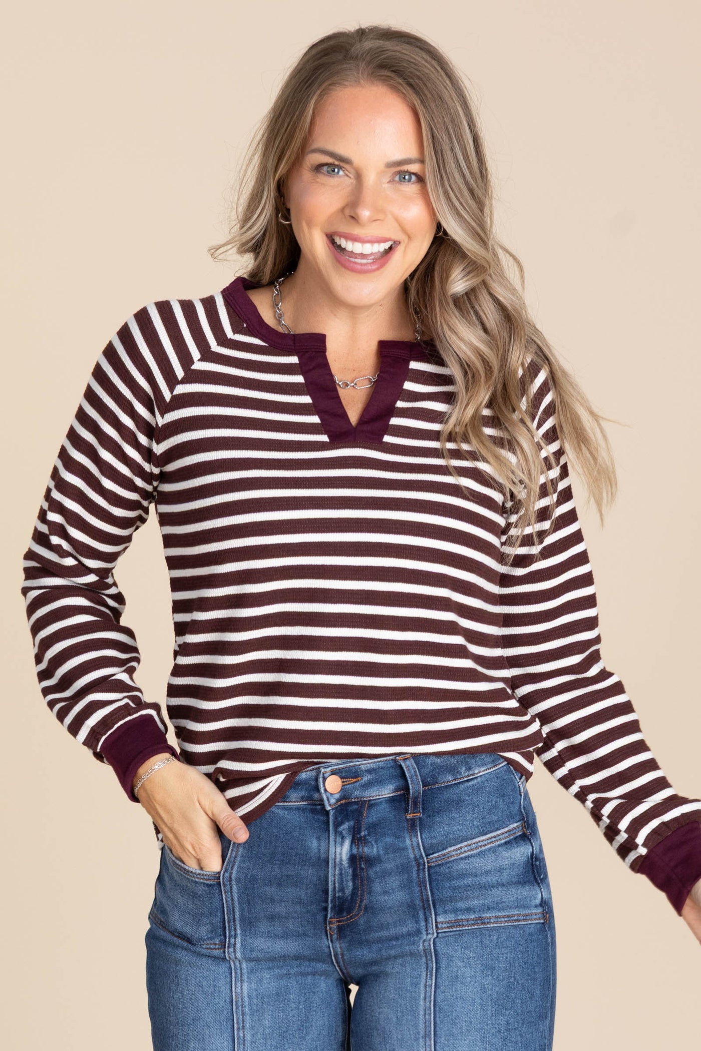 Split V-Neck Seersucker Striped Knit Tops