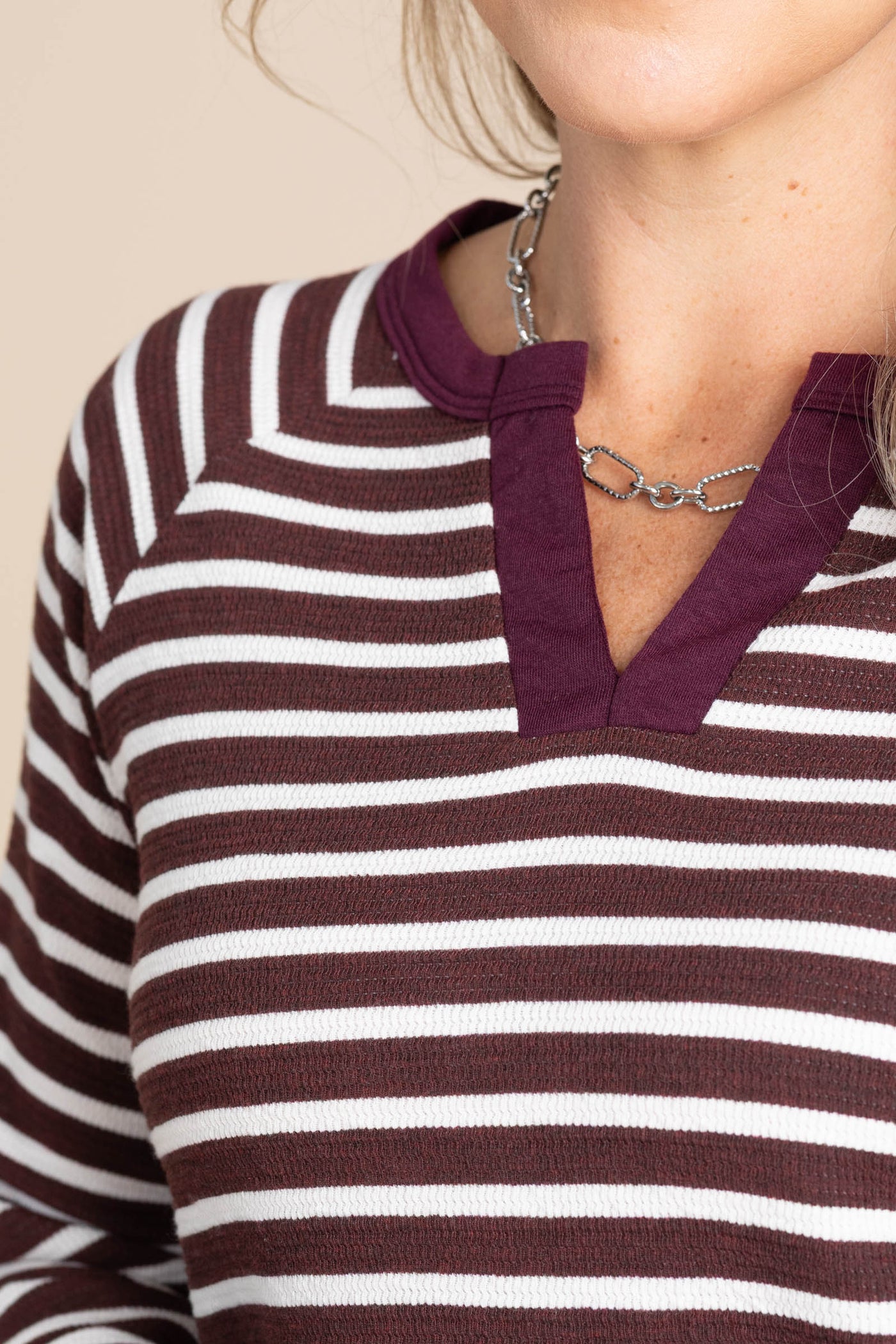 Split V-Neck Seersucker Striped Knit Tops