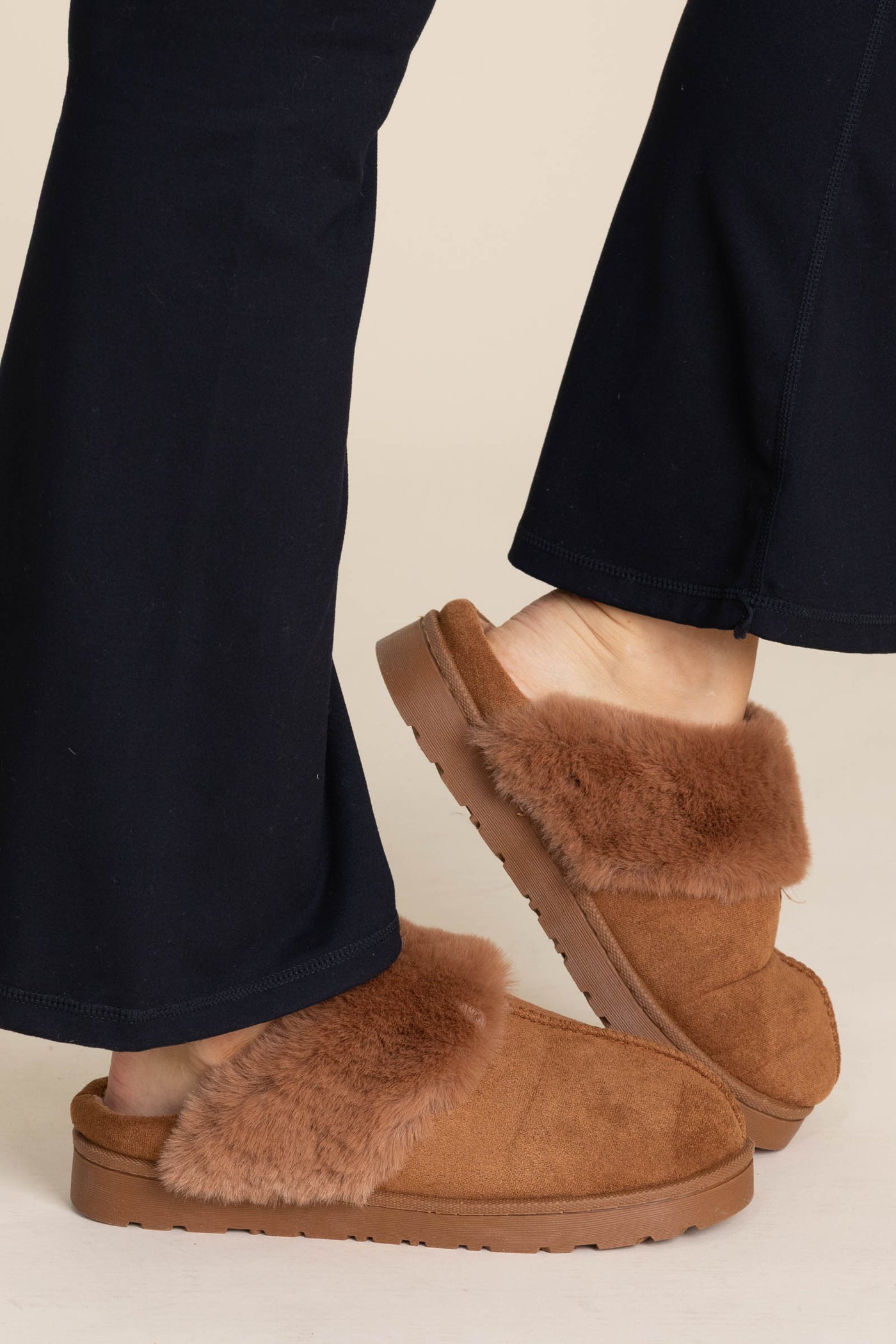 Cozy Fur Suede Slipper