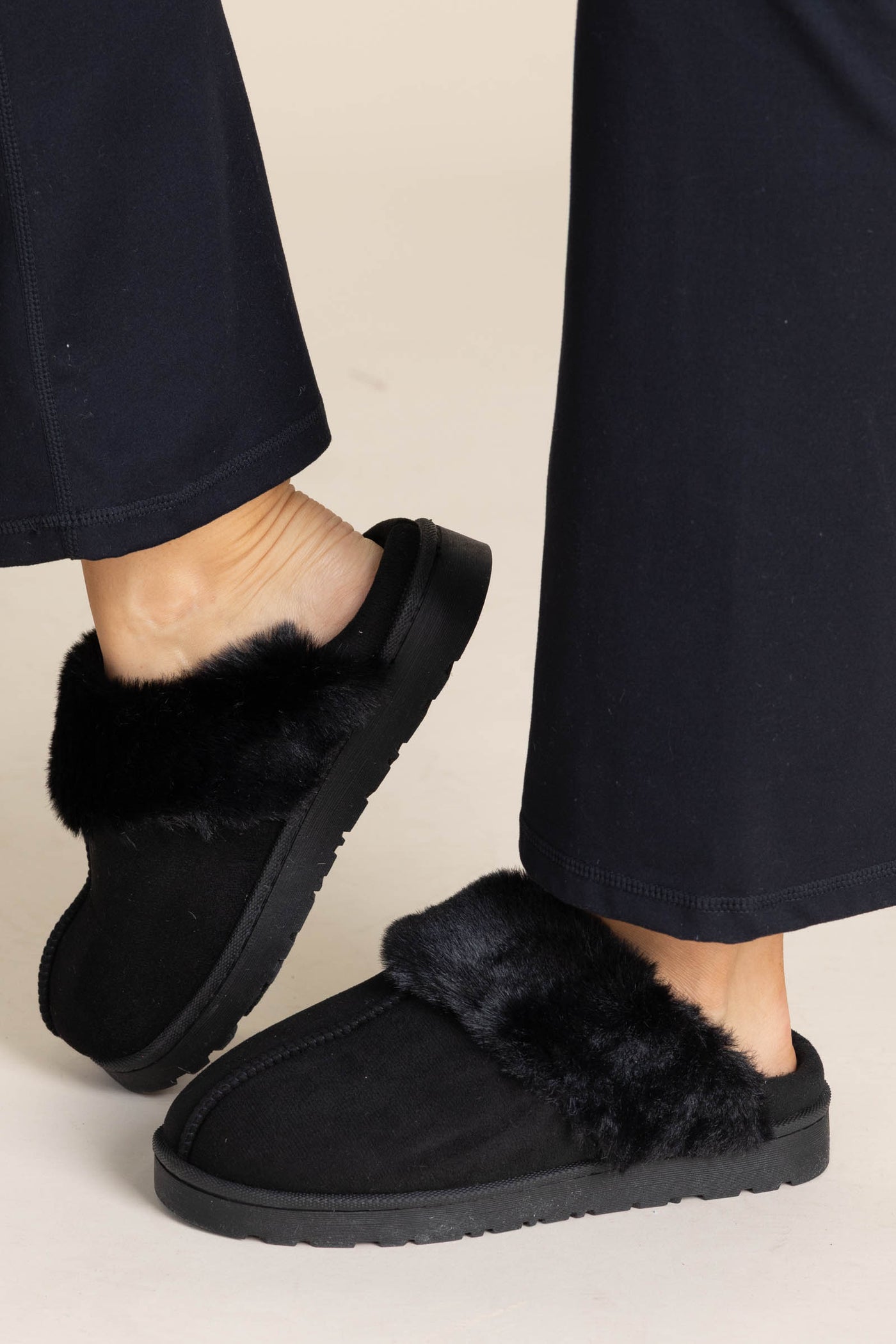 Cozy Fur Suede Slipper