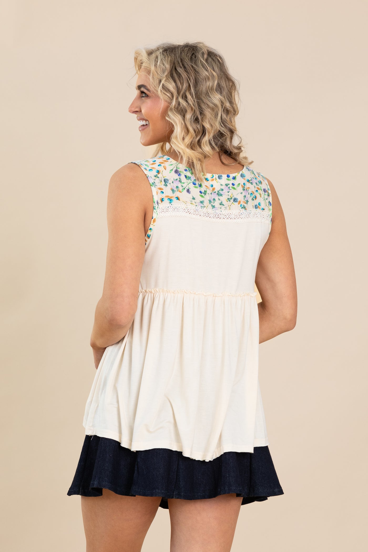 Cream V-Neck Floral Lace Contrast Knit Top