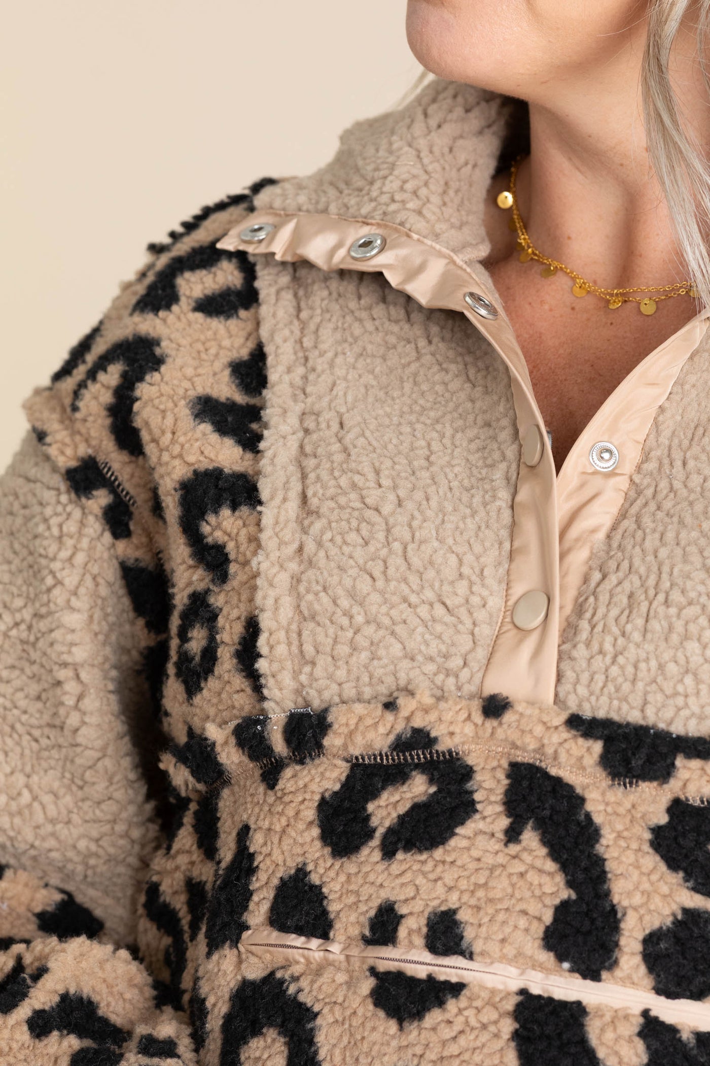 Leopard Fleece Block Pullover Top With Pockets